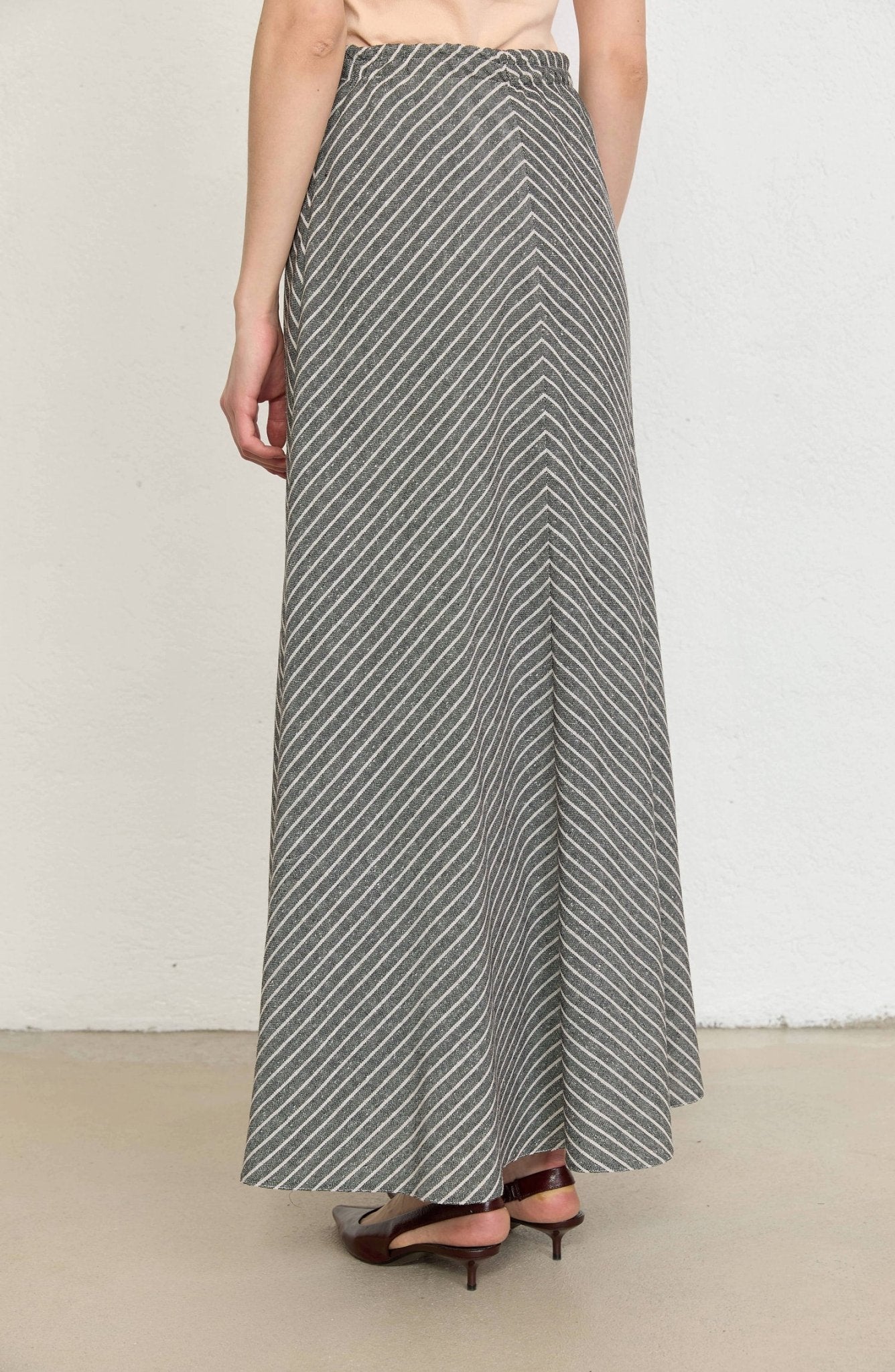 Çizgili Siyah Keten Etek - Fatma Atasoy