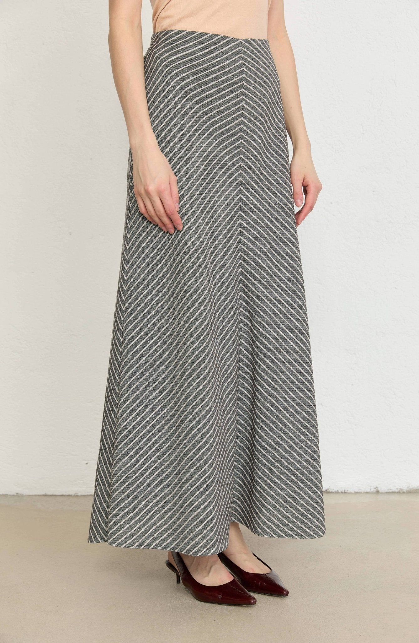 Çizgili Siyah Keten Etek - Fatma Atasoy