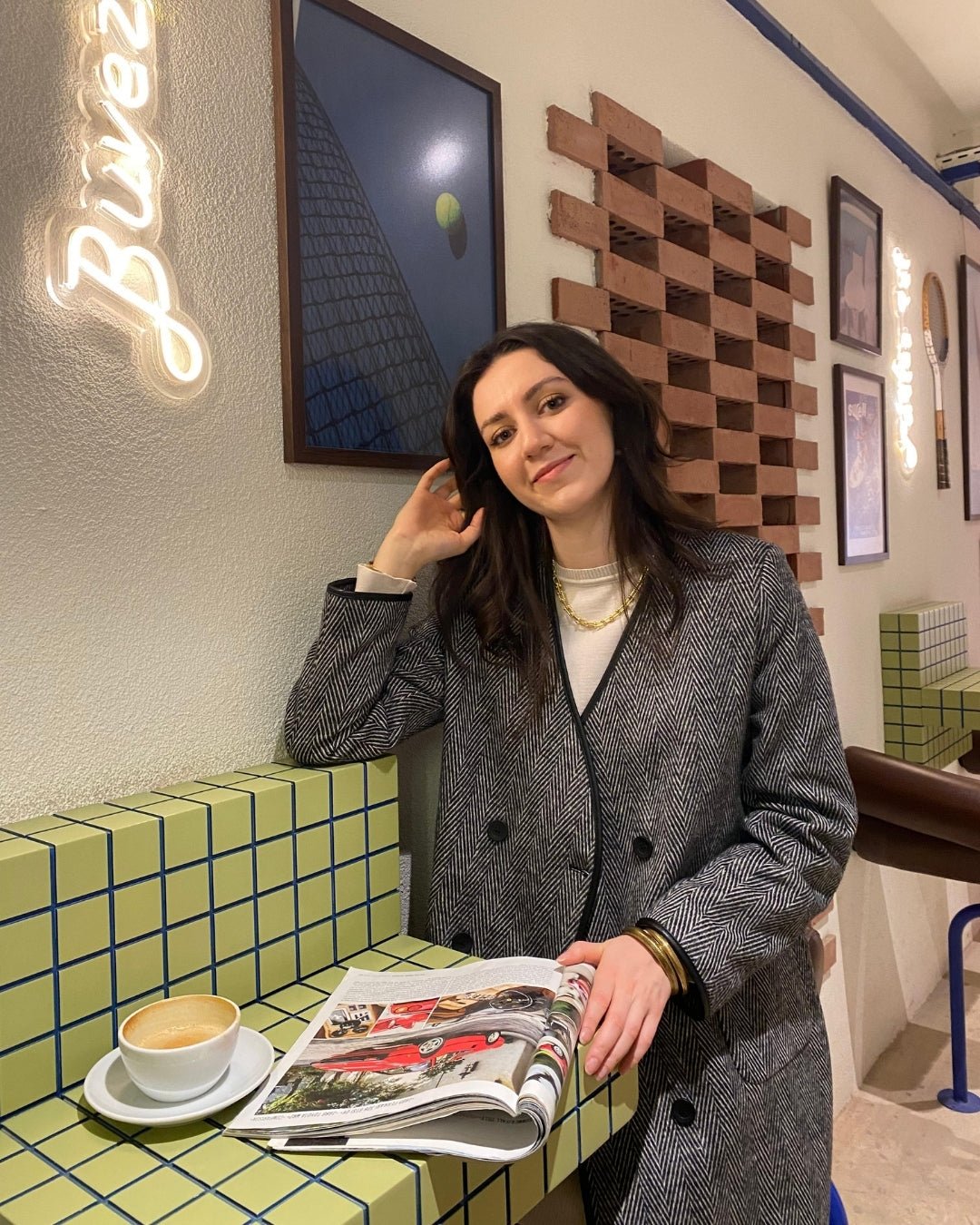 Deri Biyeli Balıksırtı Siyah Ceket Kaban - Fatma Atasoy