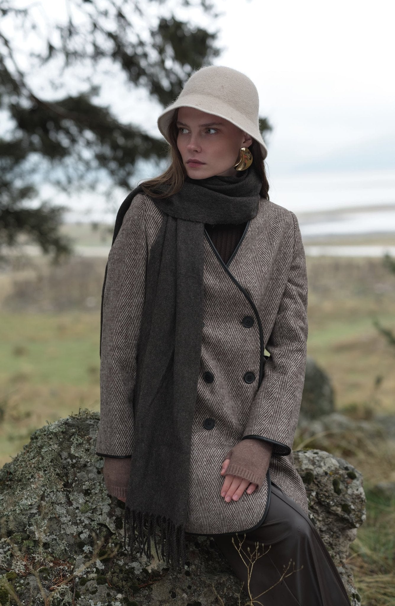 Deri Biyeli Balıksırtı Sütlü Kahve Ceket Kaban - Fatma Atasoy