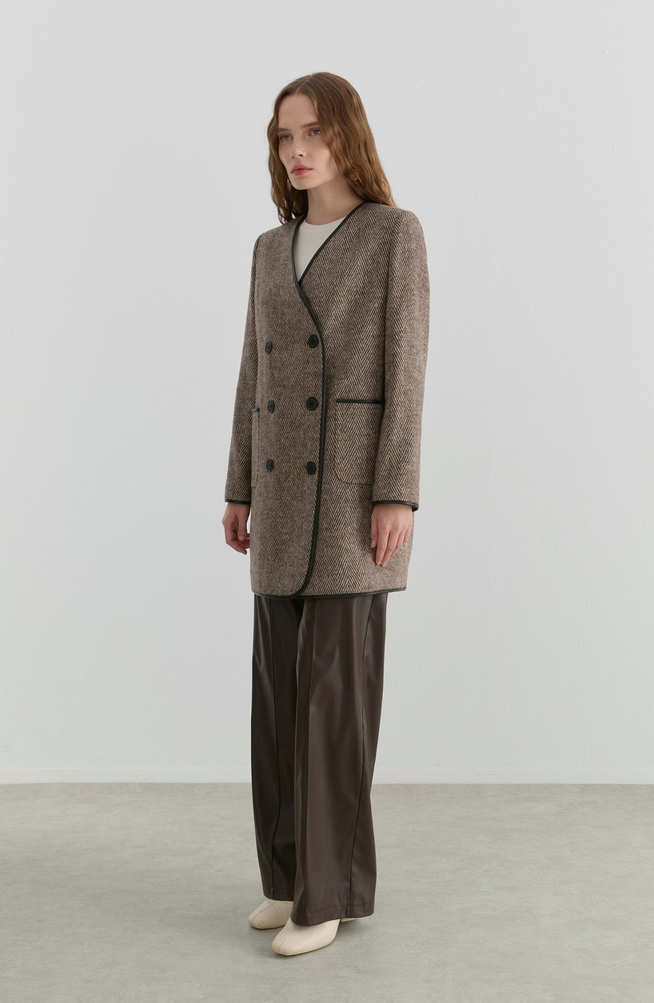 Deri Biyeli Balıksırtı Sütlü Kahve Ceket Kaban - Fatma Atasoy