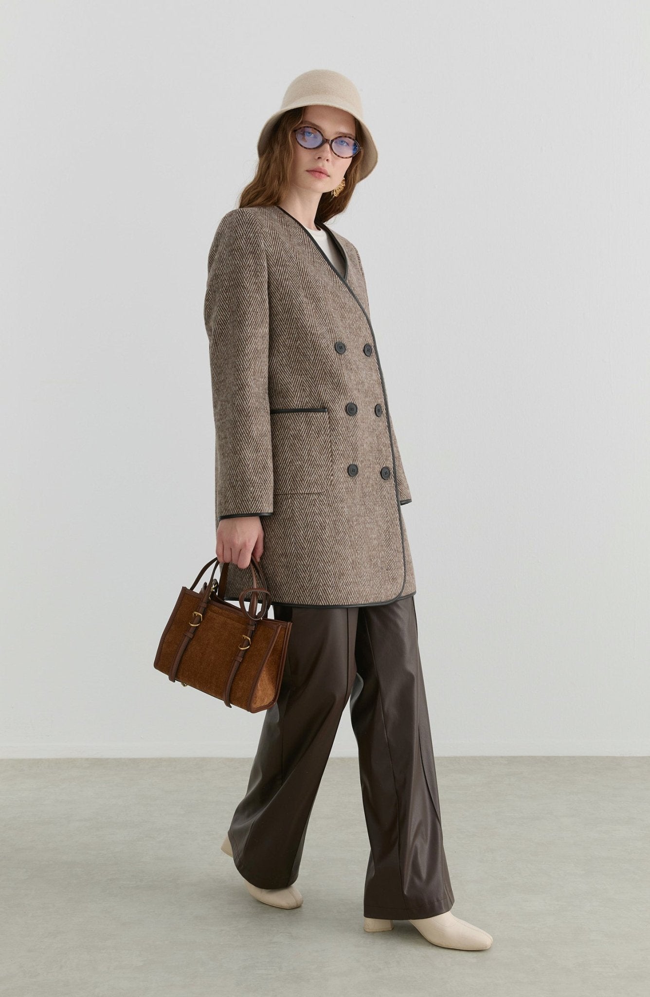 Deri Biyeli Balıksırtı Sütlü Kahve Ceket Kaban - Fatma Atasoy