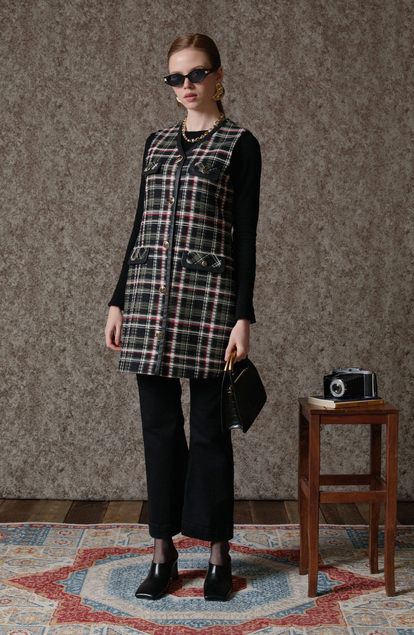 Deri Biyeli Haki Ekose Tüvit Yelek - Fatma Atasoy