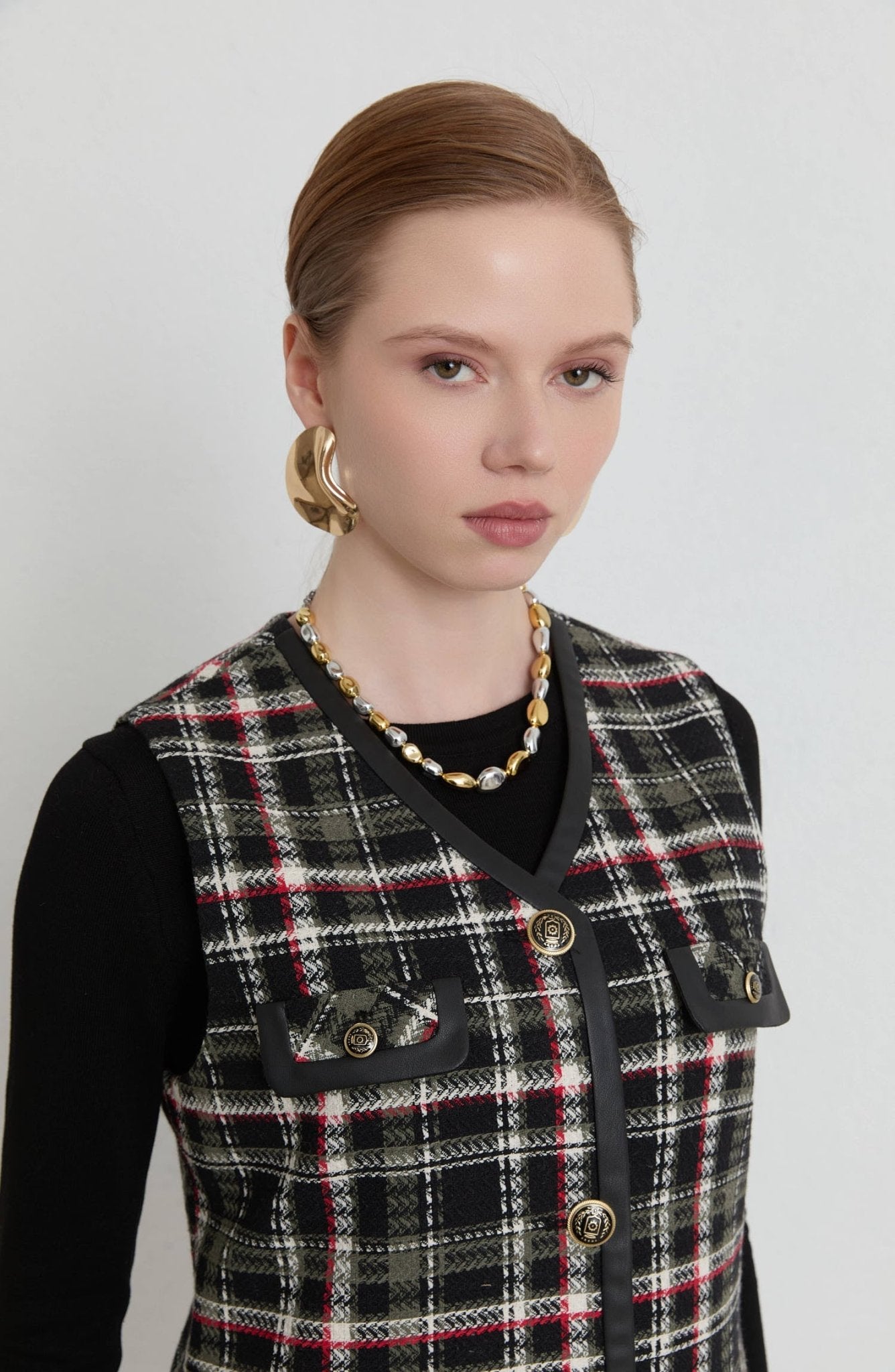 Deri Biyeli Haki Ekose Tüvit Yelek - Fatma Atasoy