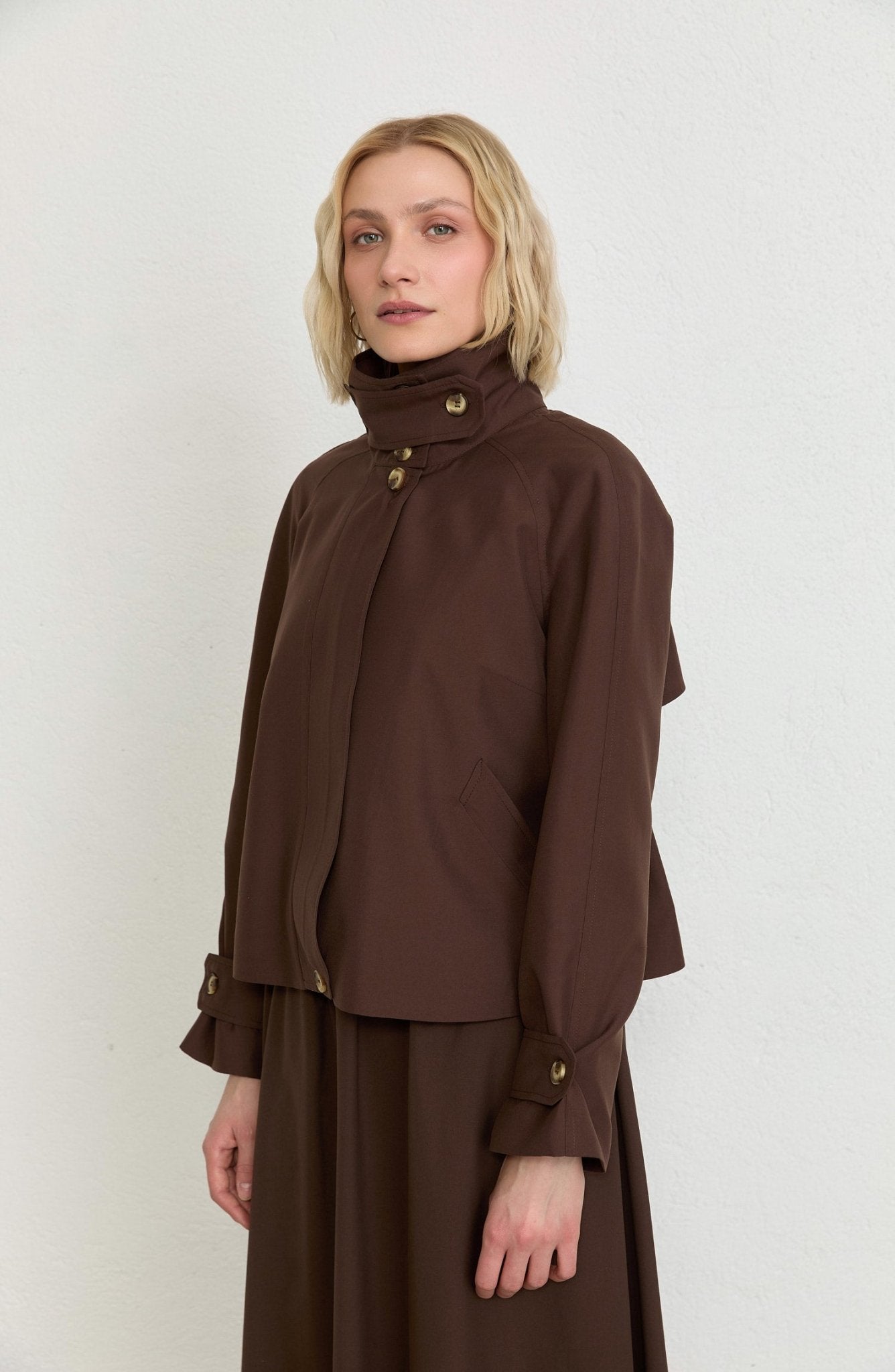 Dik Yaka Acı Kahve Oversize Midi Trenç Ceket - Fatma Atasoy