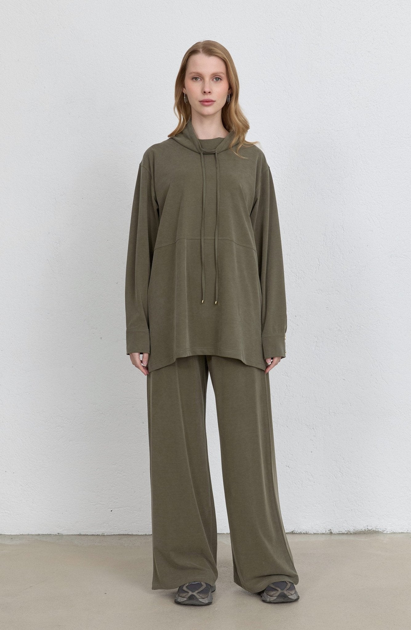 Dik Yaka Haki Soft Touch Viskon İkili Takım - Fatma Atasoy