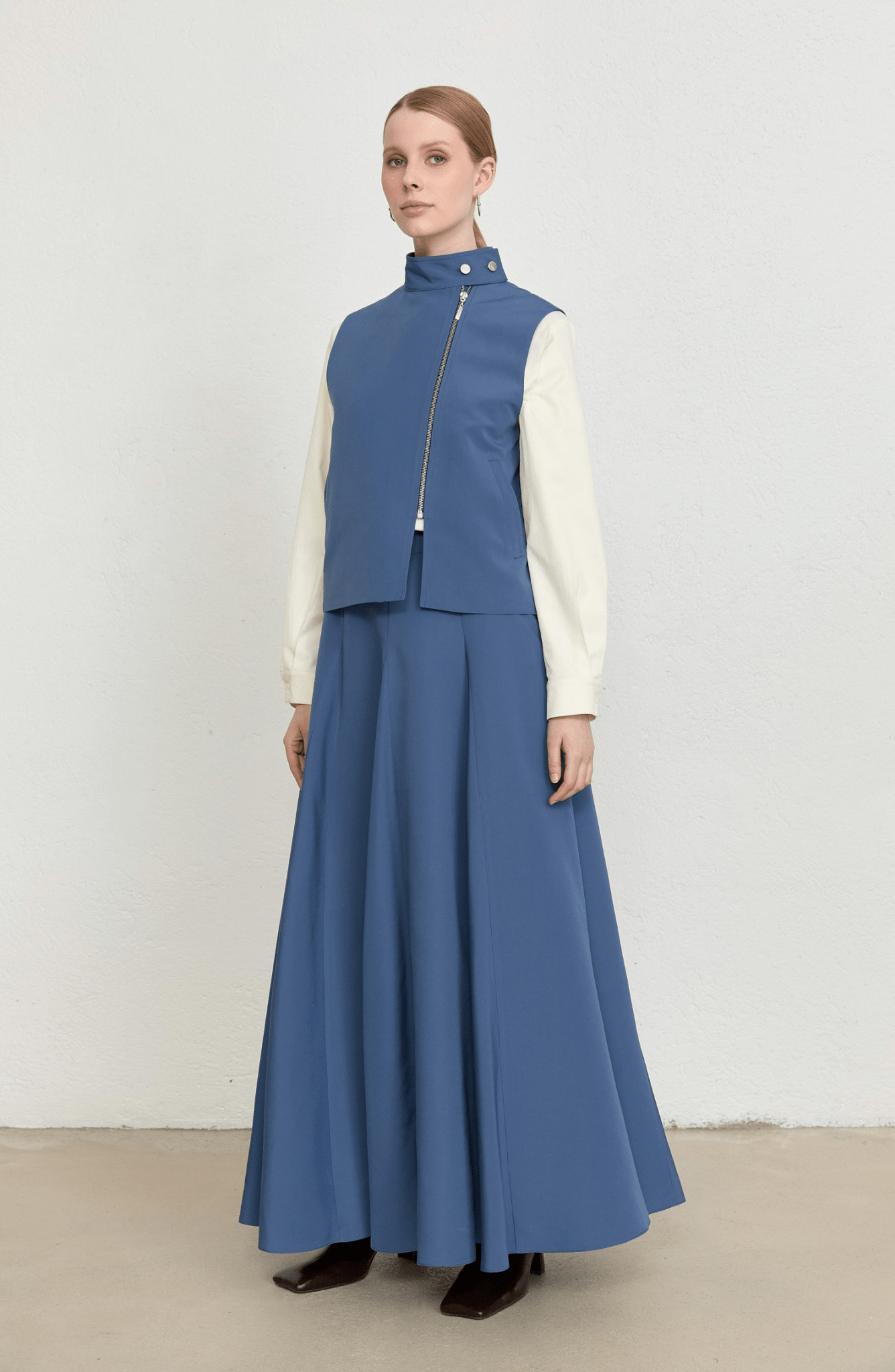 Dik Yaka İndigo Parçalı Yelek Etek Takım - Fatma Atasoy