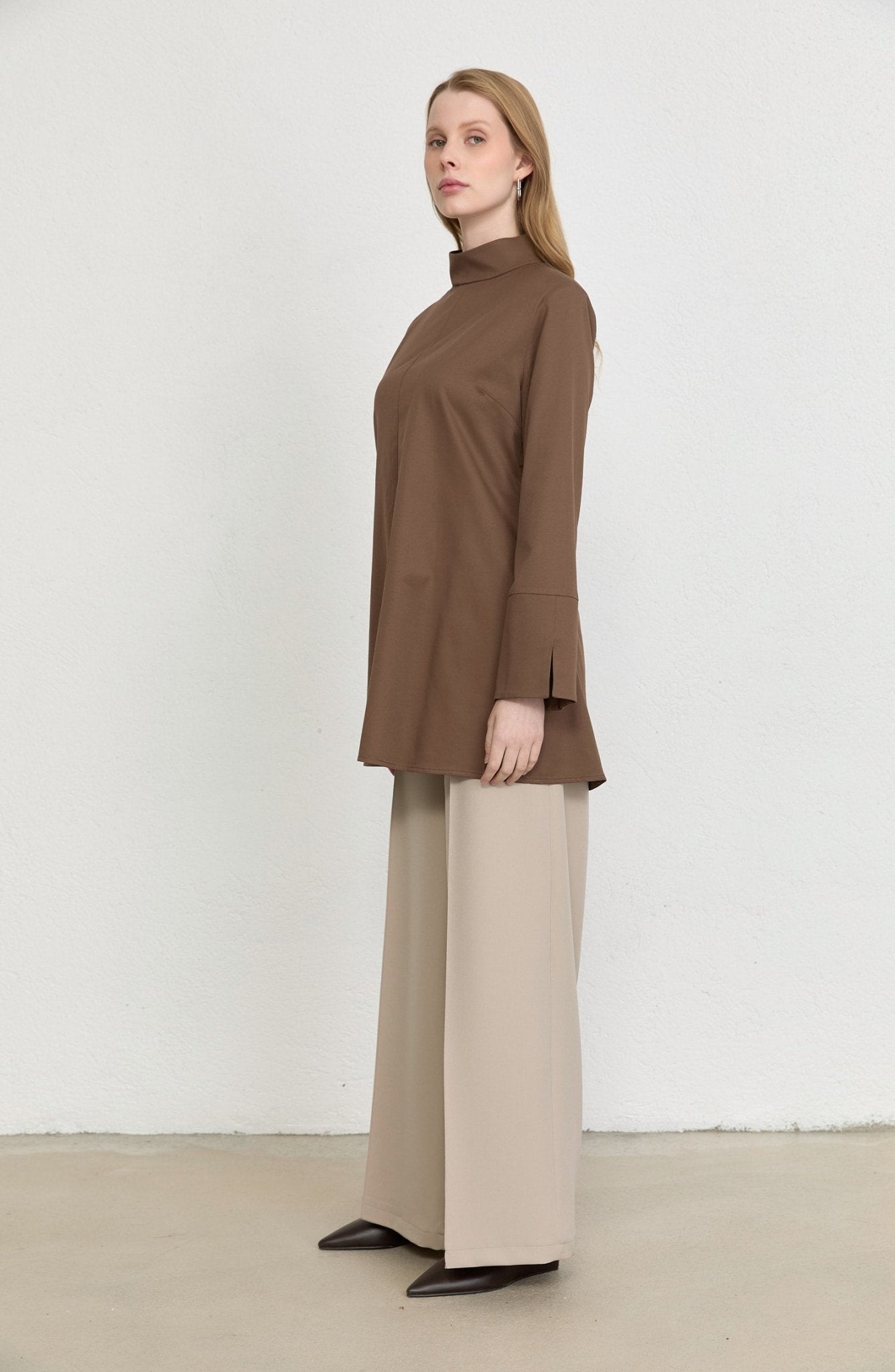 Dik Yaka Kahverengi Basic Pamuk Tunik Gömlek - Fatma Atasoy