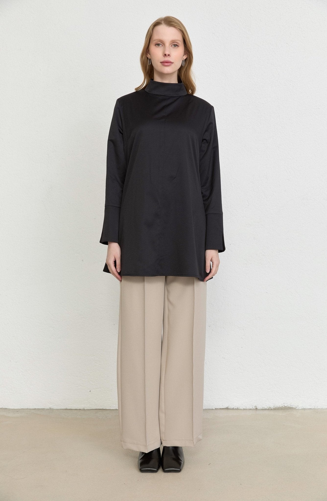 Dik Yaka Siyah Basic Pamuk Tunik Gömlek - Fatma Atasoy