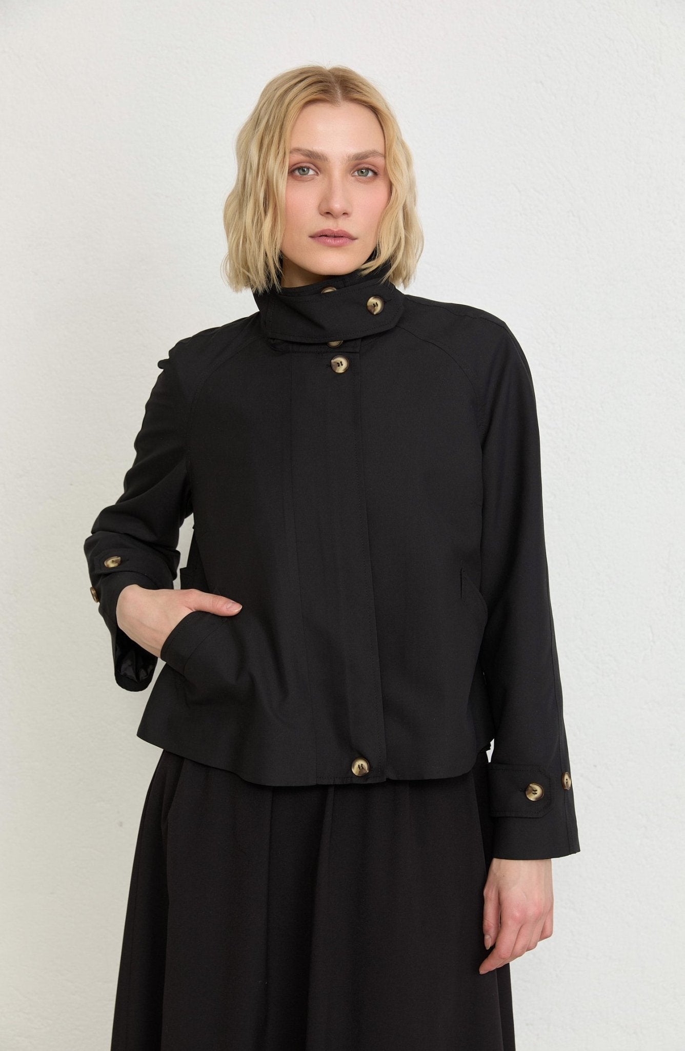 Dik Yaka Siyah Oversize Midi Trenç Ceket - Fatma Atasoy