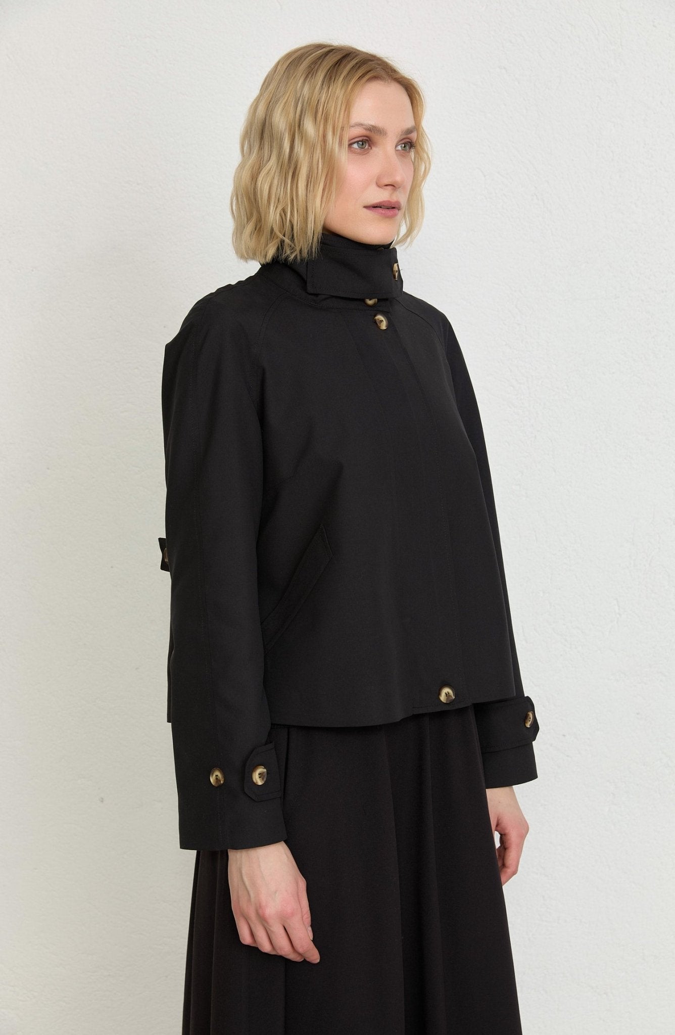 Dik Yaka Siyah Oversize Midi Trenç Ceket - Fatma Atasoy