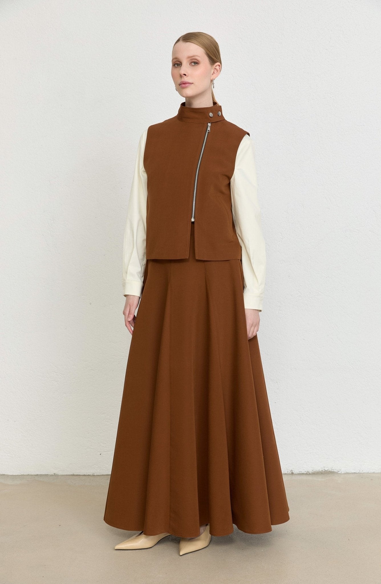 Dik Yaka Taba Parçalı Yelek Etek Takım - Fatma Atasoy