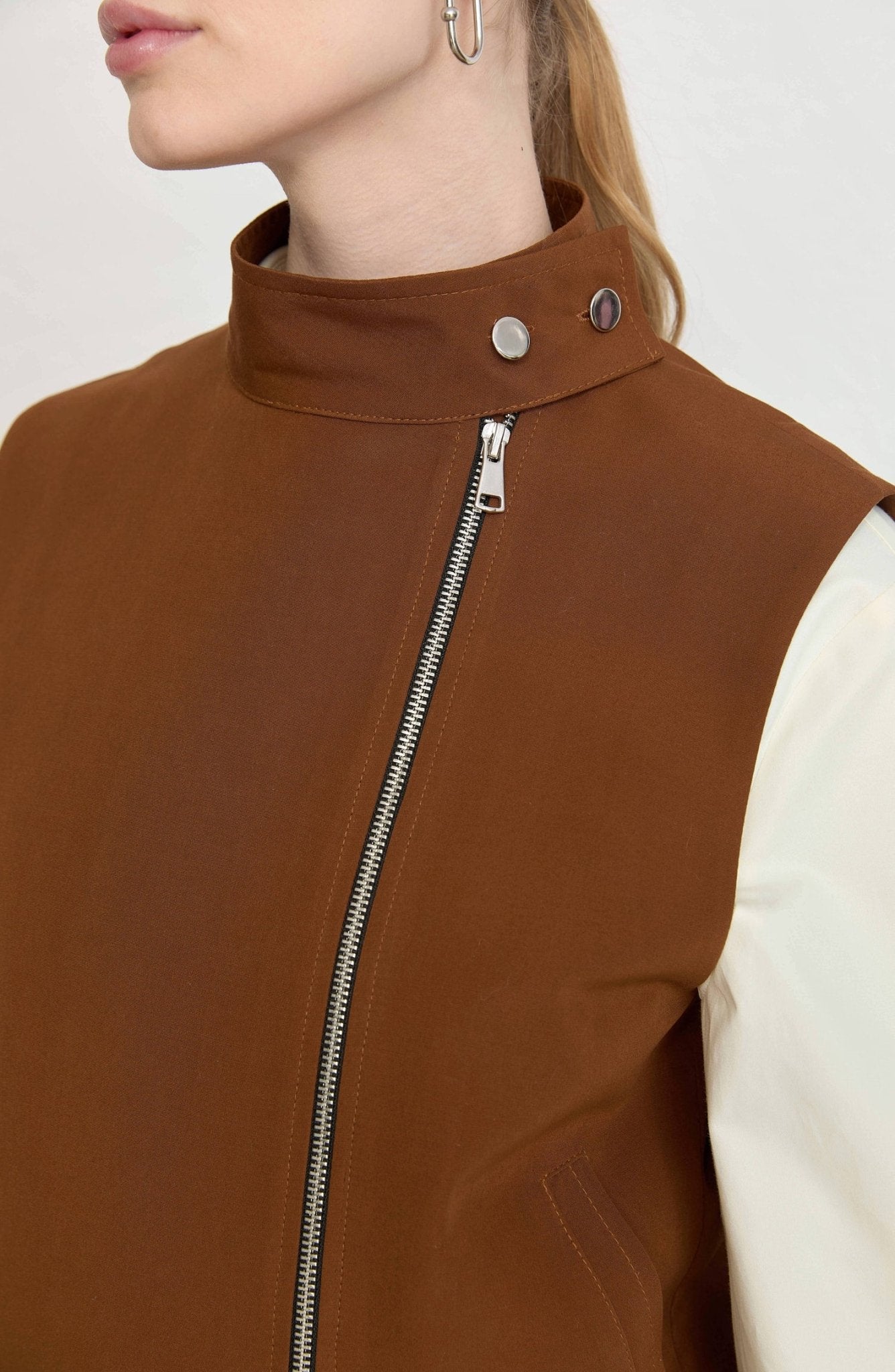 Dik Yaka Taba Parçalı Yelek Etek Takım - Fatma Atasoy