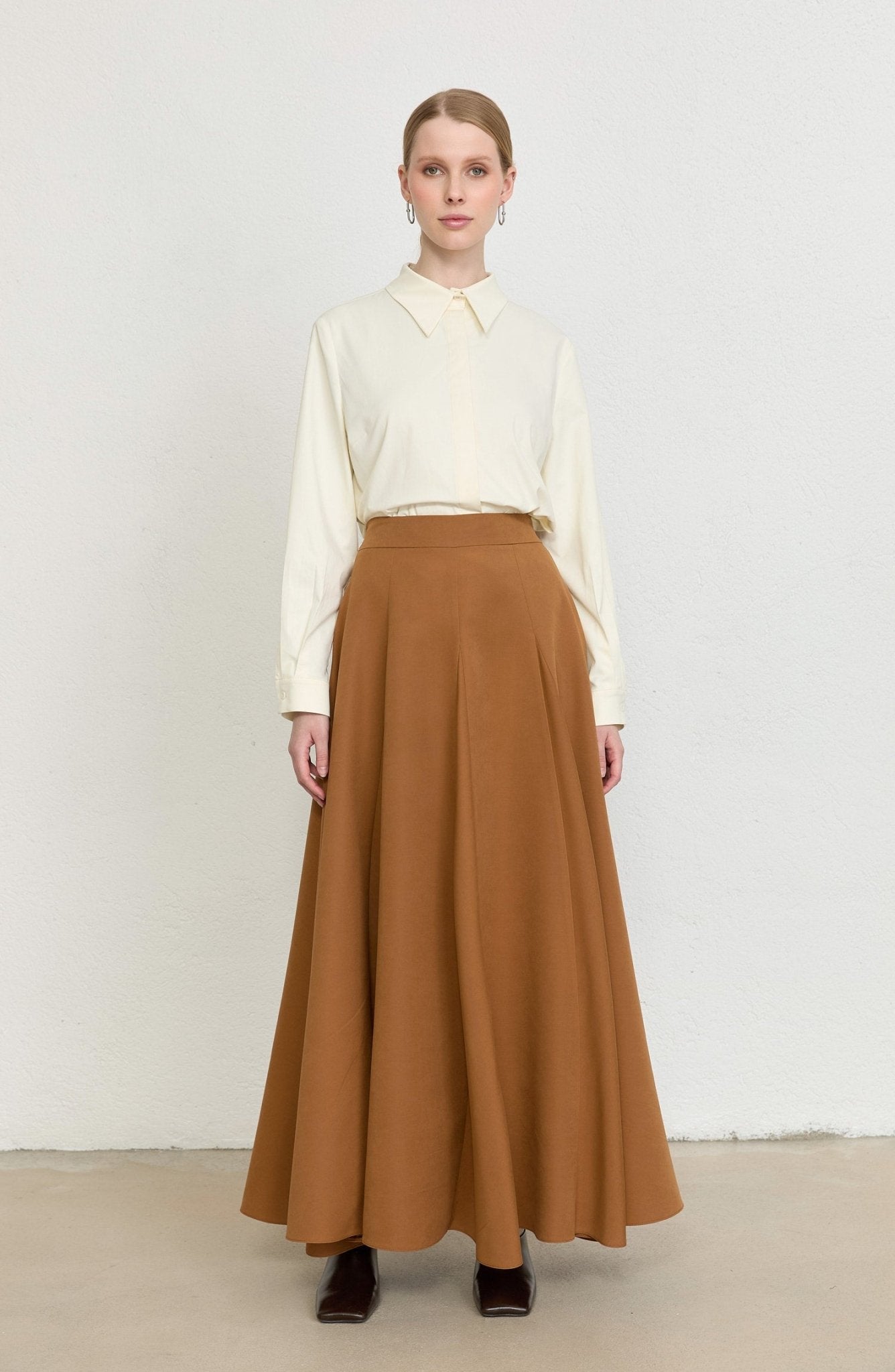 Dik Yaka Tarçın Parçalı Yelek Etek Takım - Fatma Atasoy