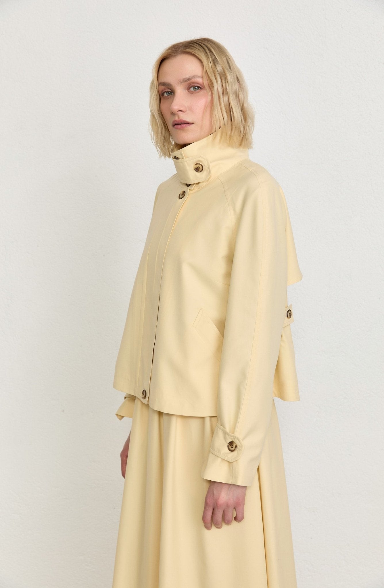 Dik Yaka Yağ Sarısı Oversize Midi Trenç Ceket - Fatma Atasoy