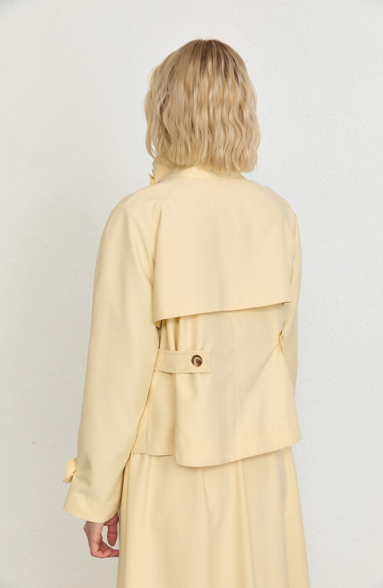 Dik Yaka Yağ Sarısı Oversize Midi Trenç Ceket - Fatma Atasoy