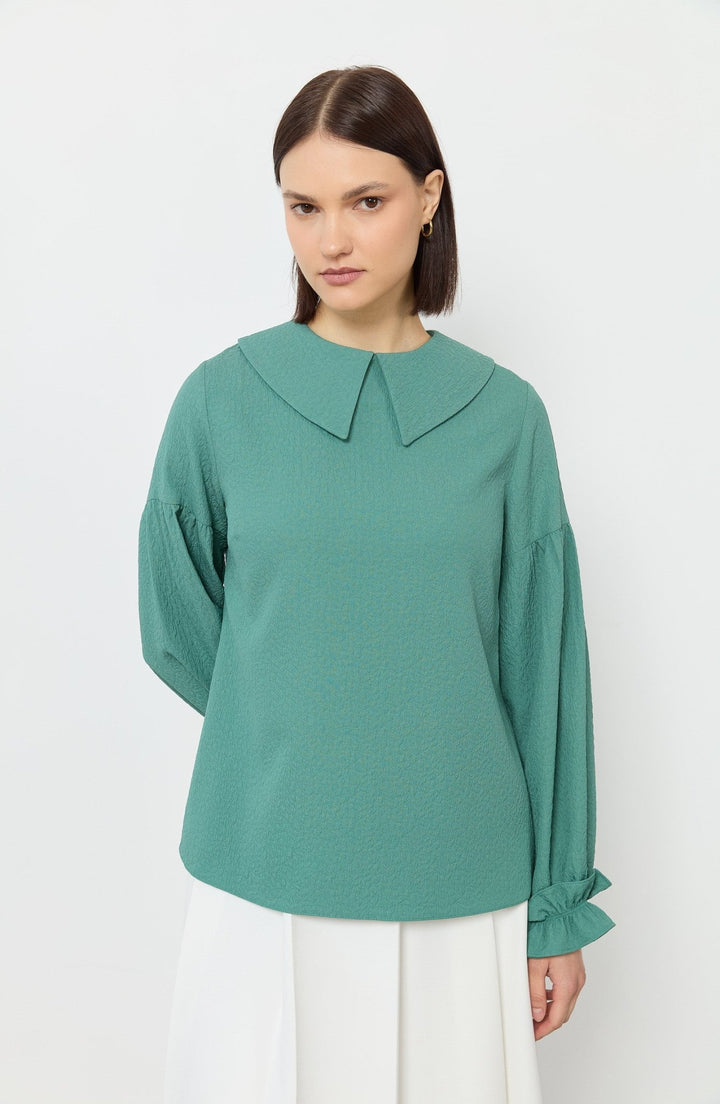 Fırfır Manşetli Zümrüt Gofre Bluz - Fatma Atasoy