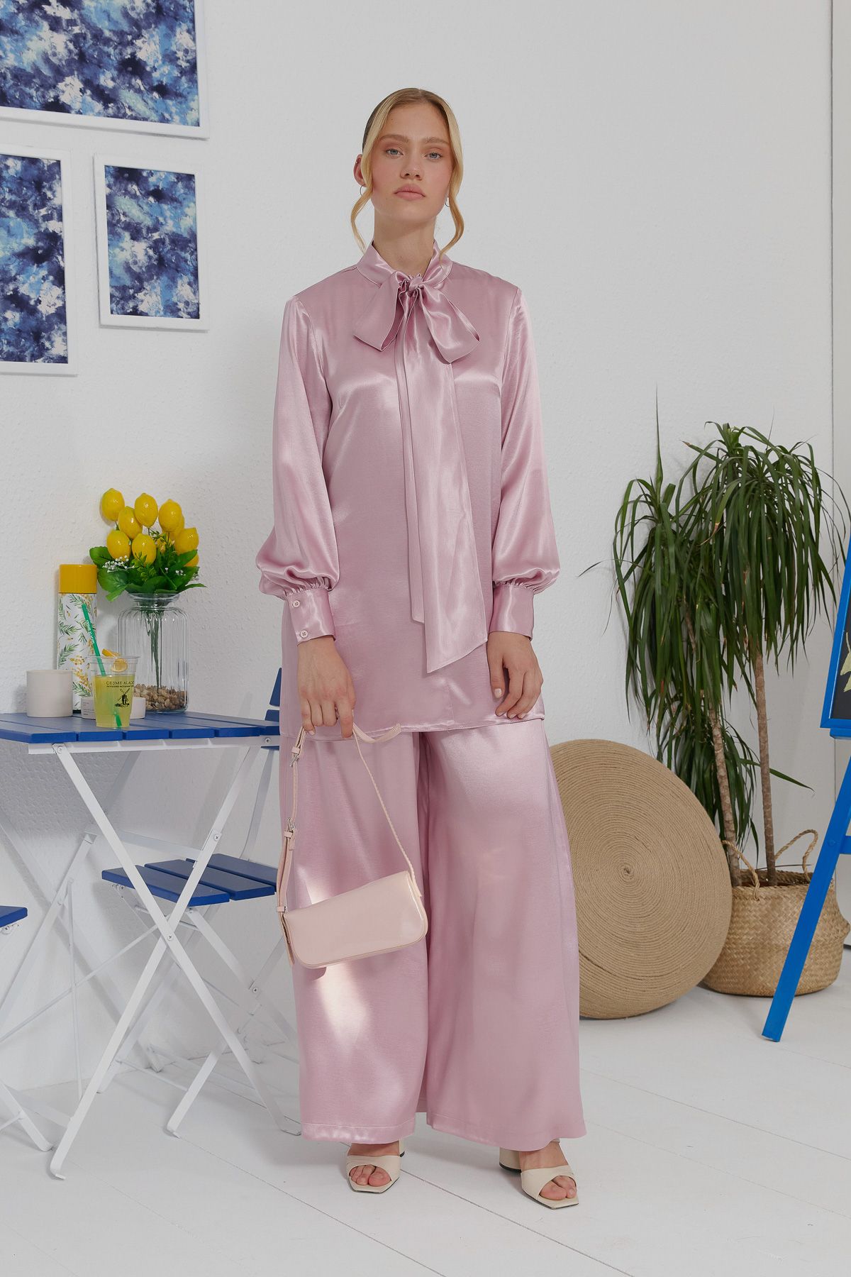 Fiyonklu Pembe Saten Gömlek - Fatma Atasoy