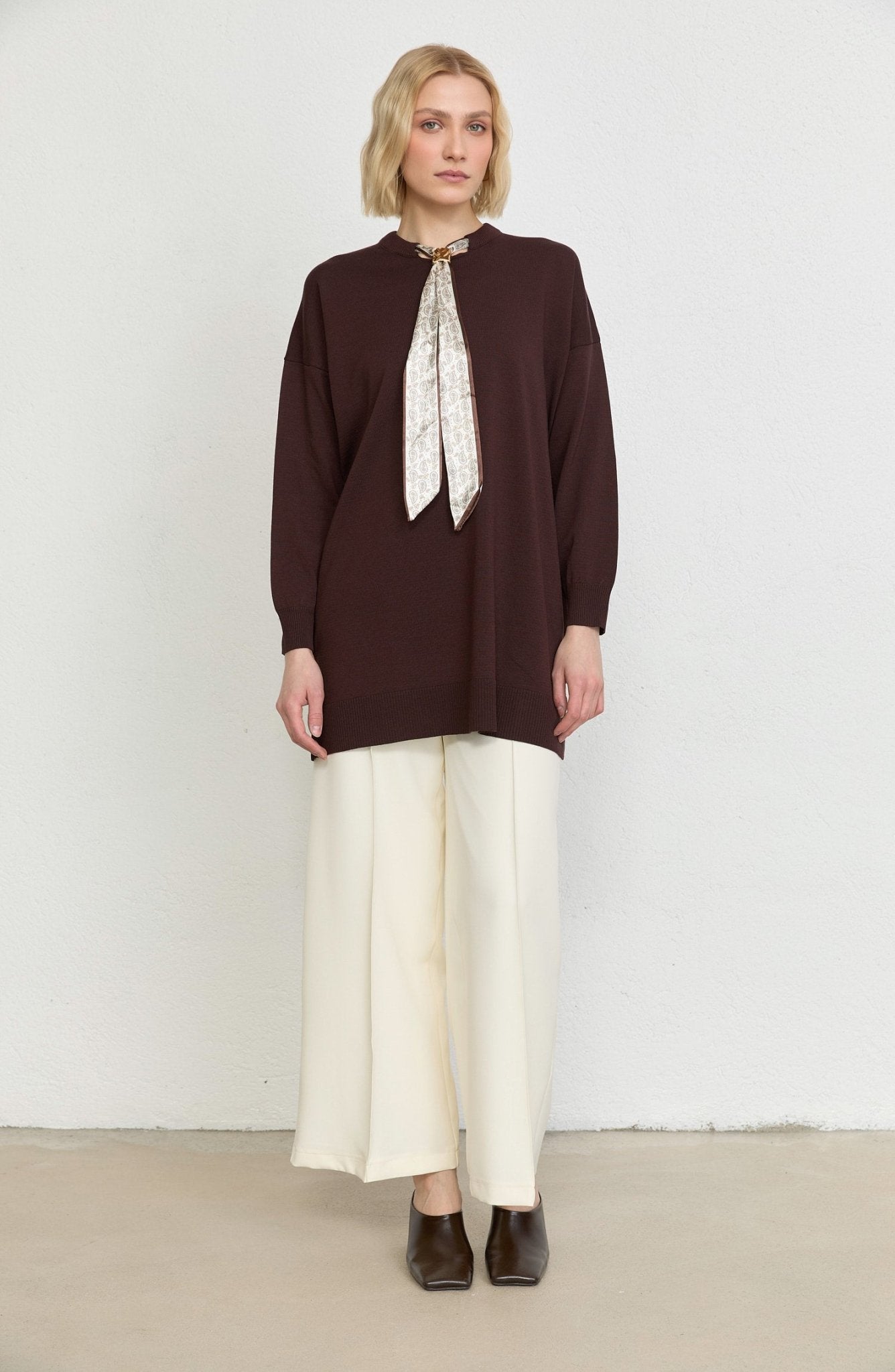 Fularlı Oversize Kahverengi Merserize Triko Tunik - Fatma Atasoy