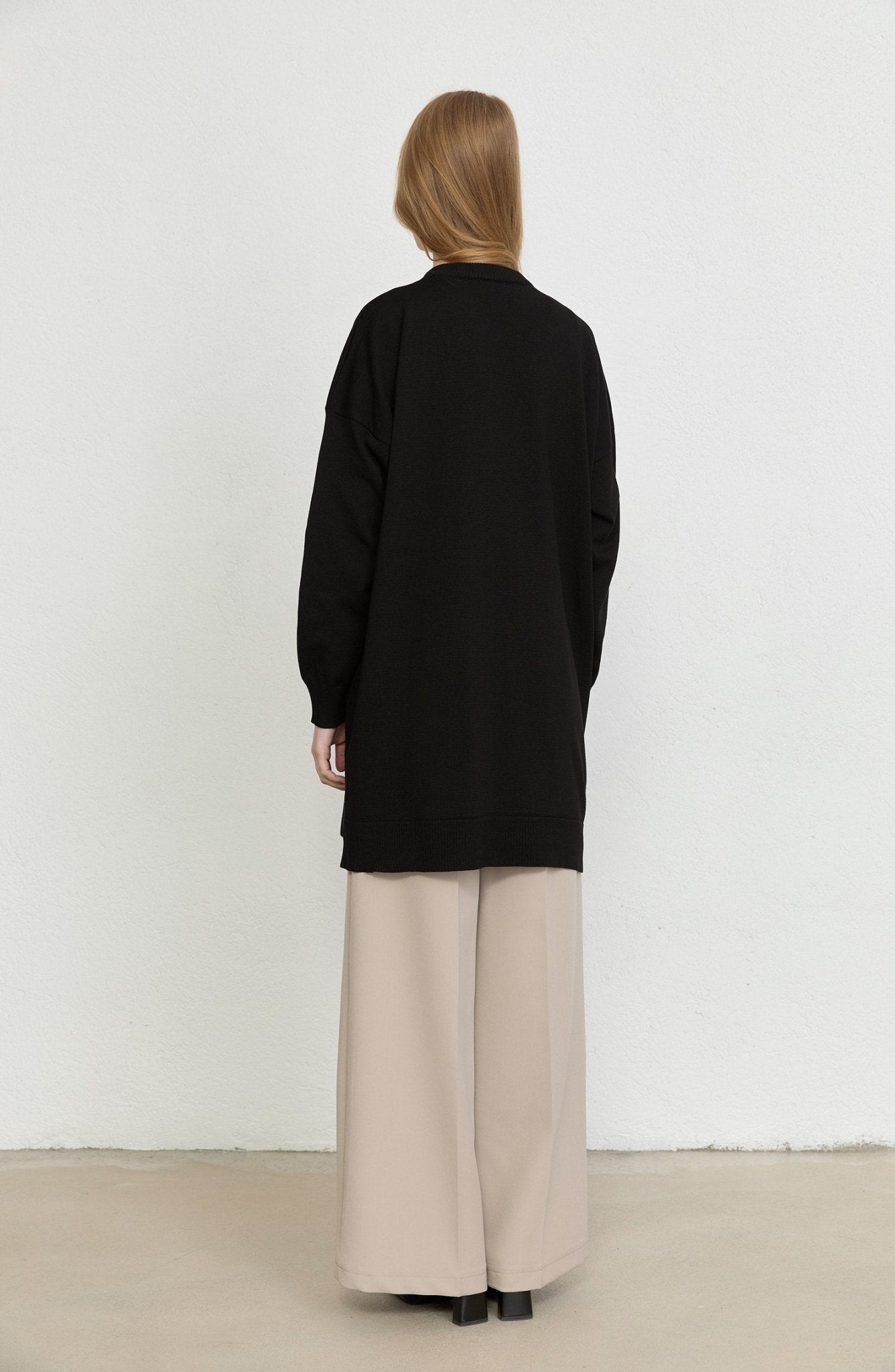 Fularlı Oversize Siyah Merserize Triko Tunik - Fatma Atasoy