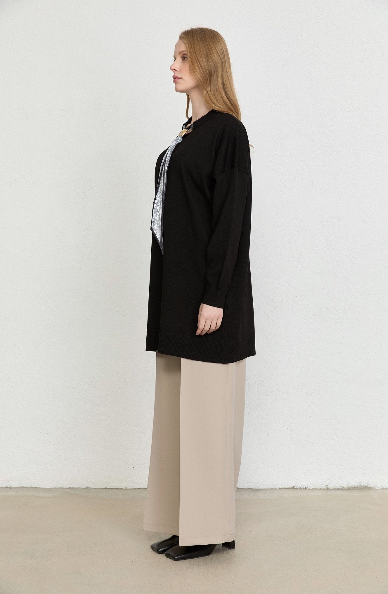 Fularlı Oversize Siyah Merserize Triko Tunik - Fatma Atasoy