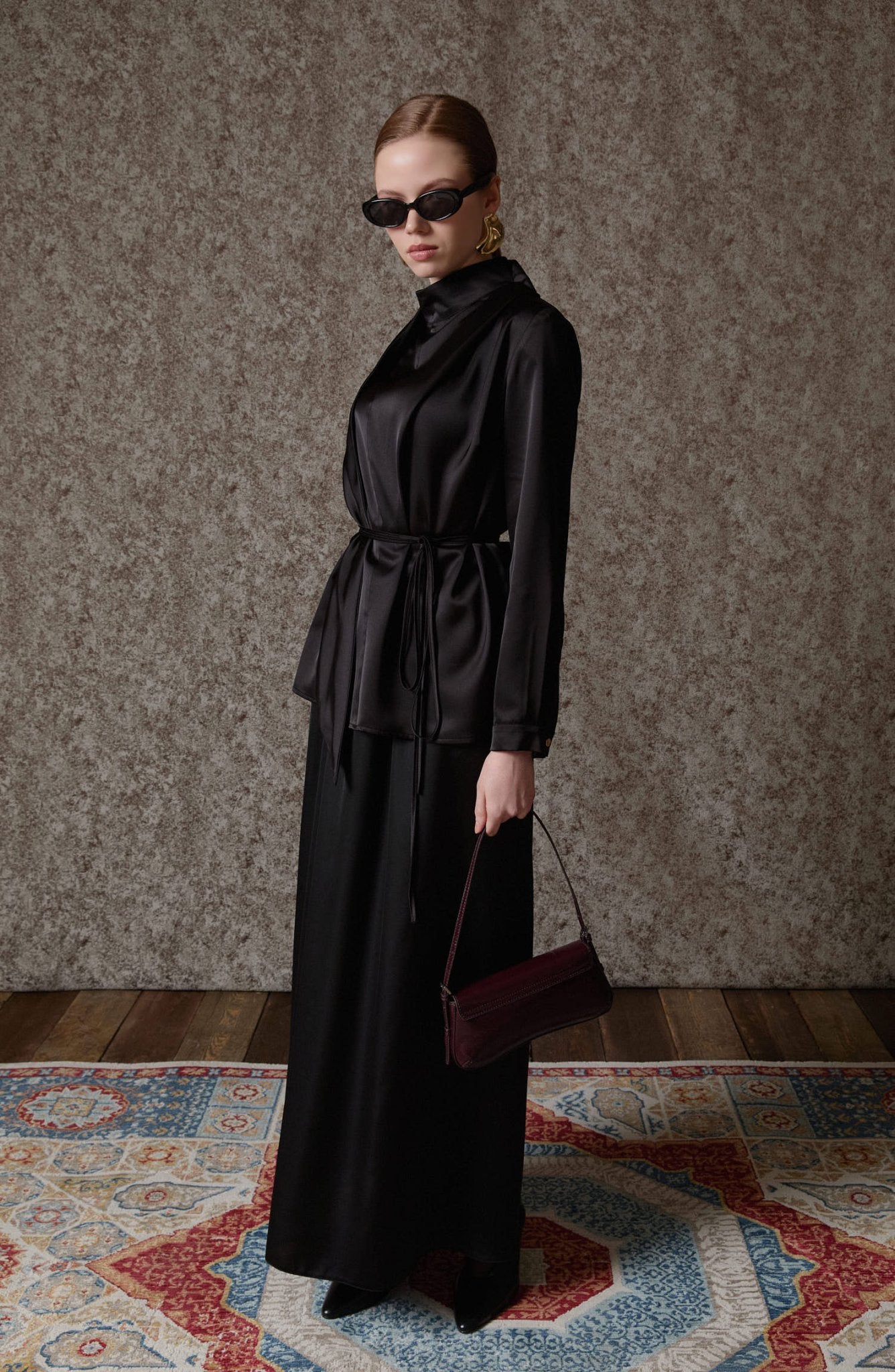 Fularlı Siyah Saten Gömlek - Fatma Atasoy