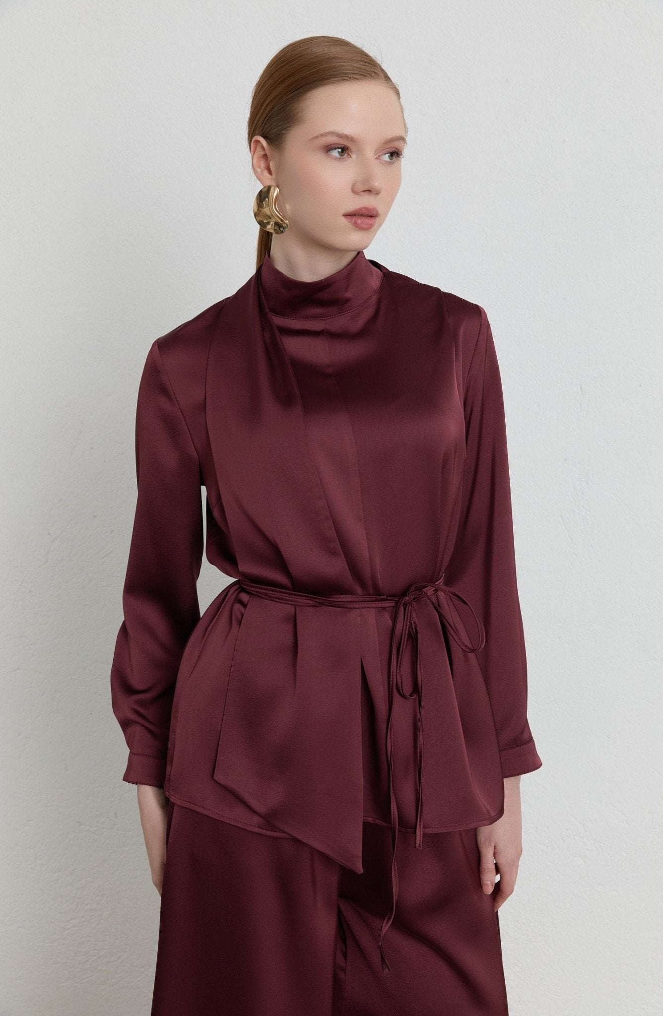 Fularlı Vişne Saten Gömlek - Fatma Atasoy