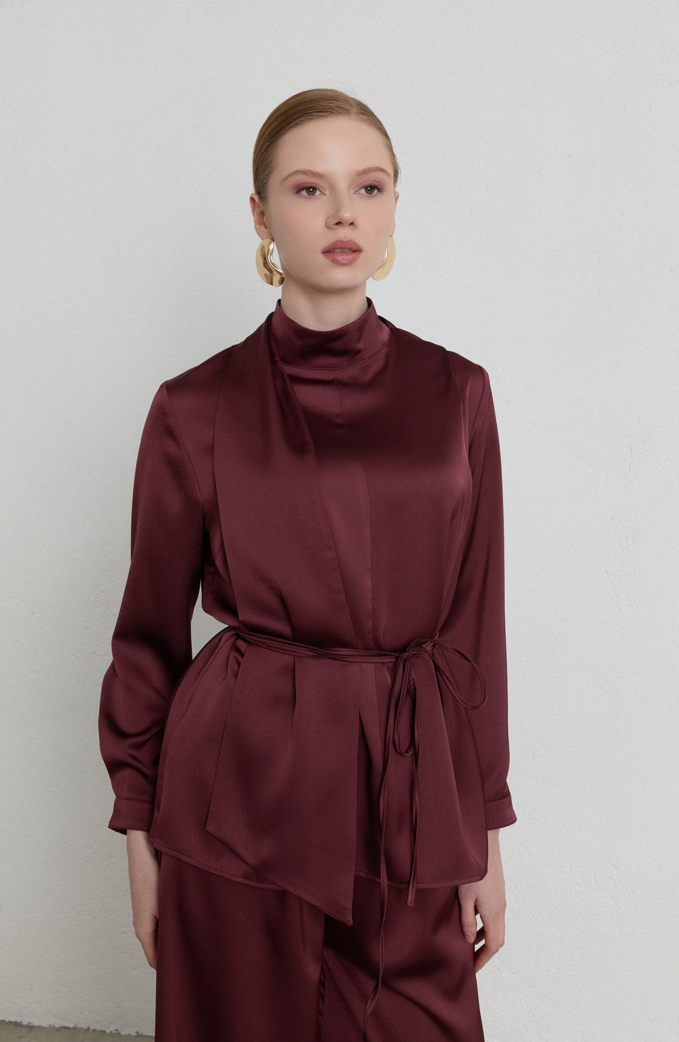 Fularlı Vişne Saten Gömlek - Fatma Atasoy