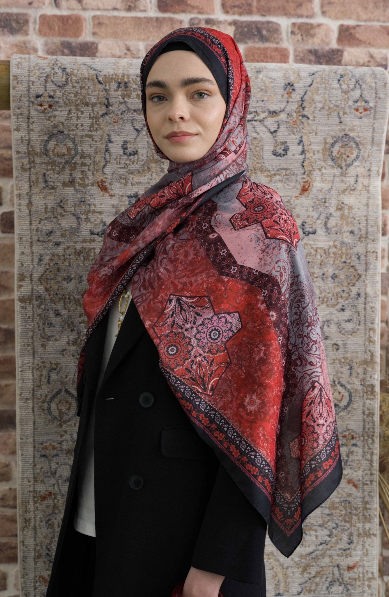 Glorina Kırmızı Etnik Desenli Şal - Fatma Atasoy