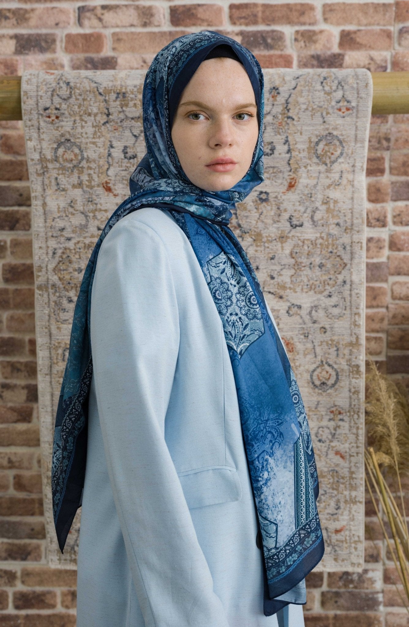Glorina Lacivert Etnik Desenli Şal - Fatma Atasoy