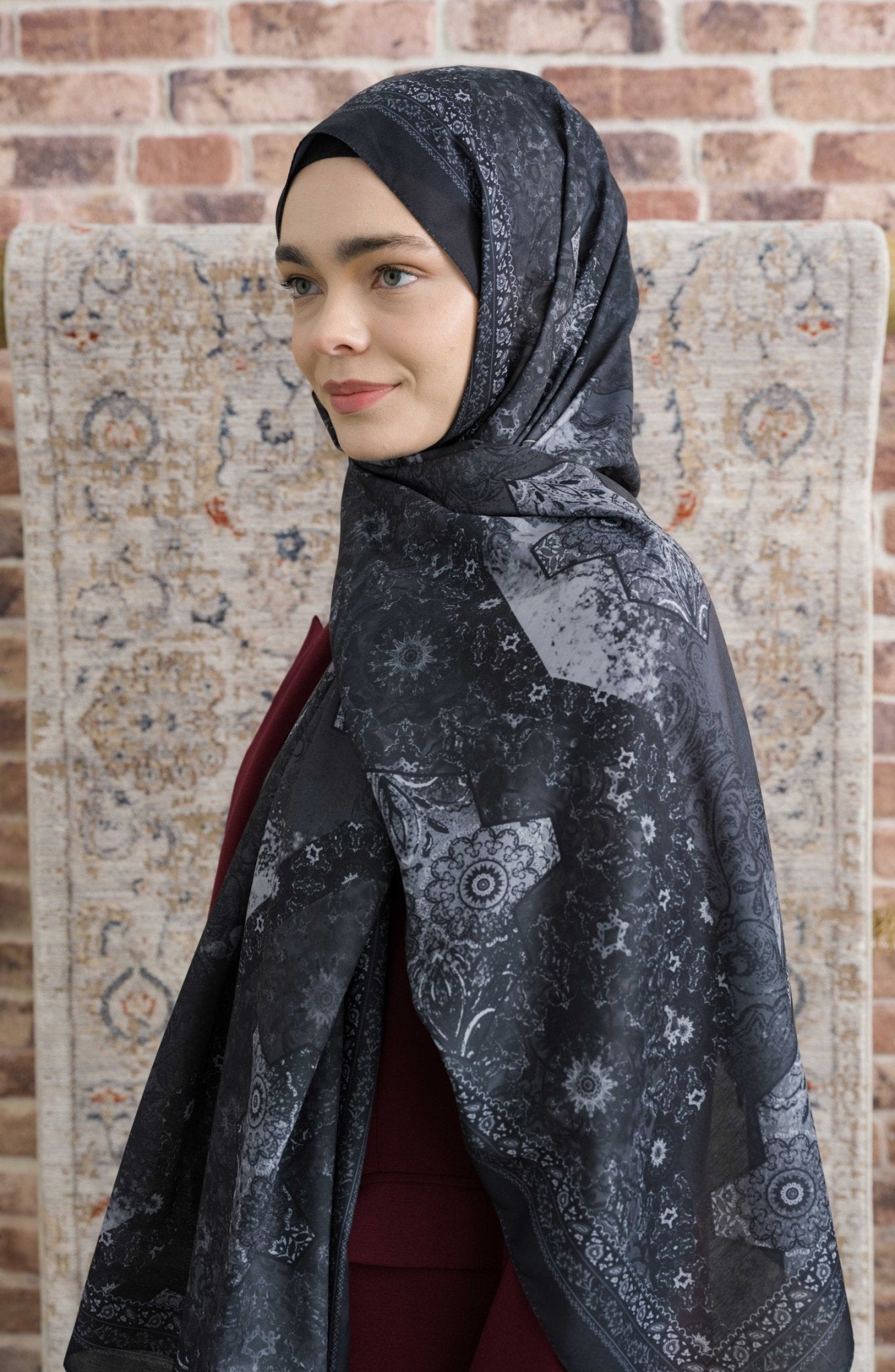 Glorina Siyah Etnik Desenli Şal - Fatma Atasoy