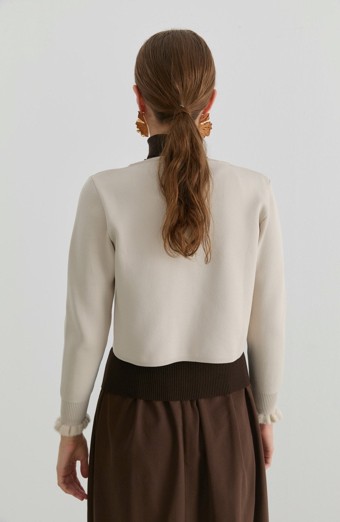 Gold Düğmeli Ekru Kısa Triko Ceket Hırka - Fatma Atasoy