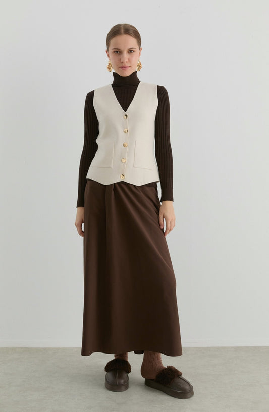 Gold Düğmeli Ekru Kısa Triko Yelek - Fatma Atasoy