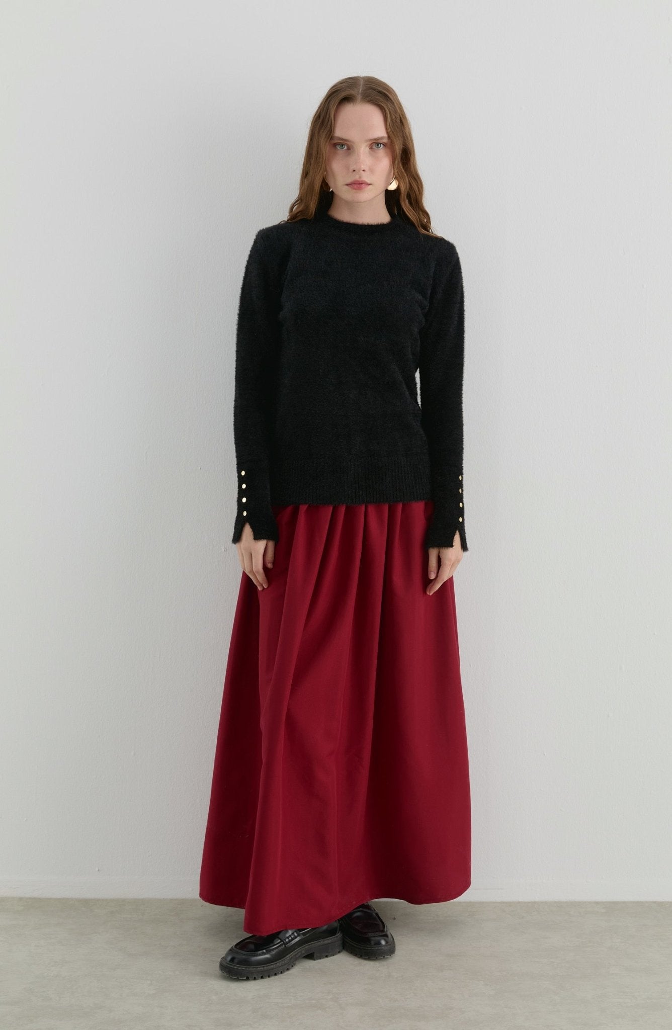 Gold Düğmeli Siyah Kısa Basic Yumoş Triko Kazak - Fatma Atasoy