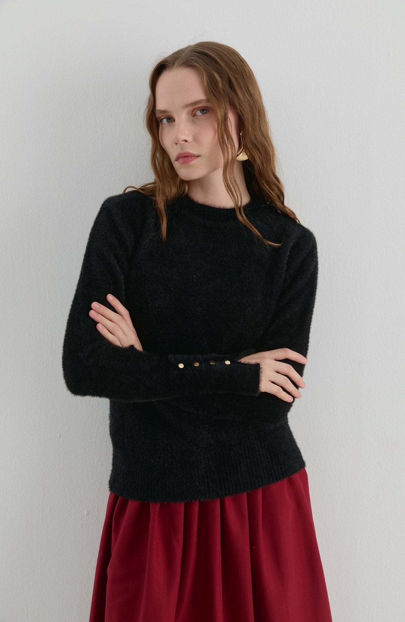 Gold Düğmeli Siyah Kısa Basic Yumoş Triko Kazak - Fatma Atasoy