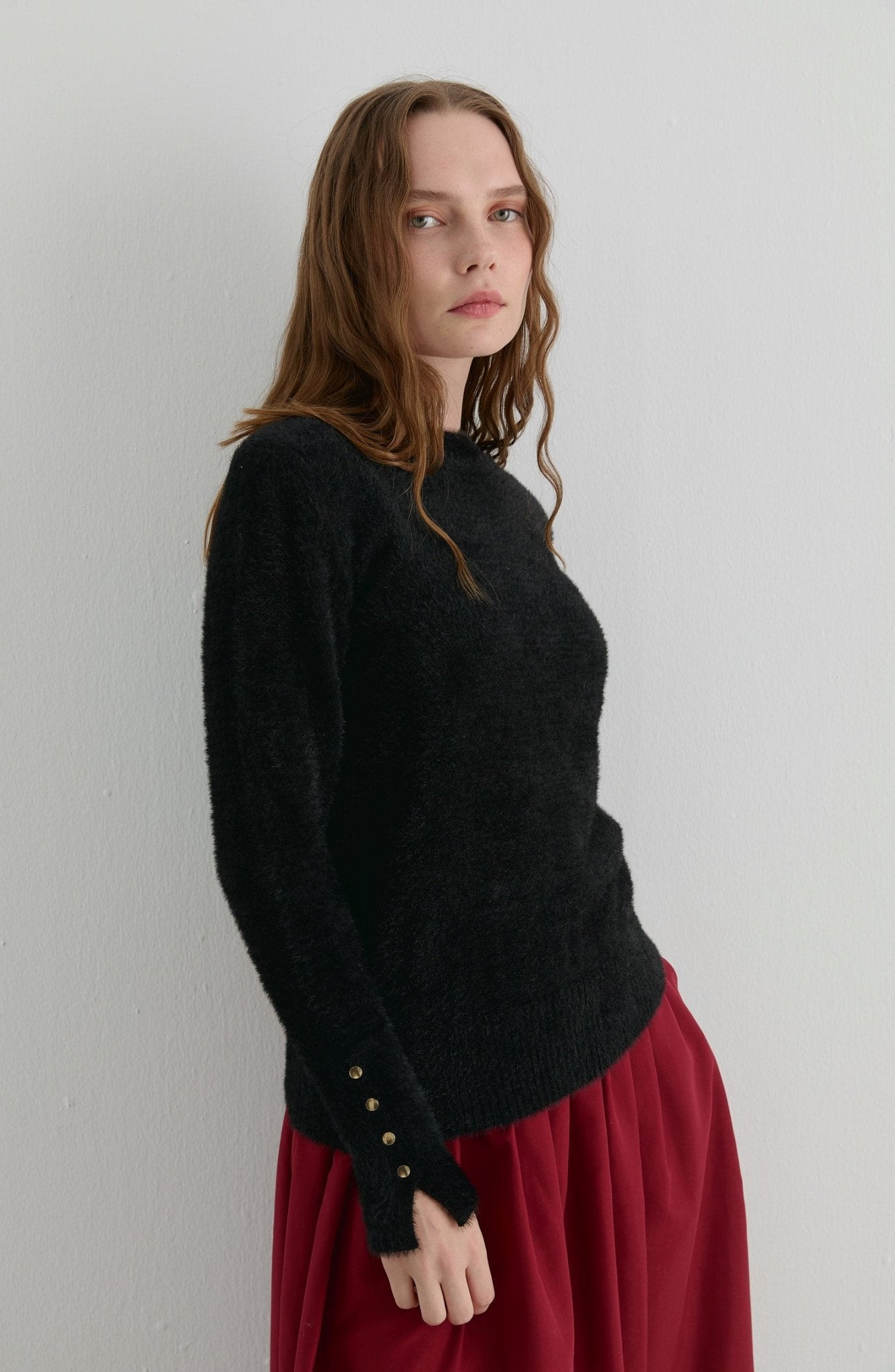 Gold Düğmeli Siyah Kısa Basic Yumoş Triko Kazak - Fatma Atasoy