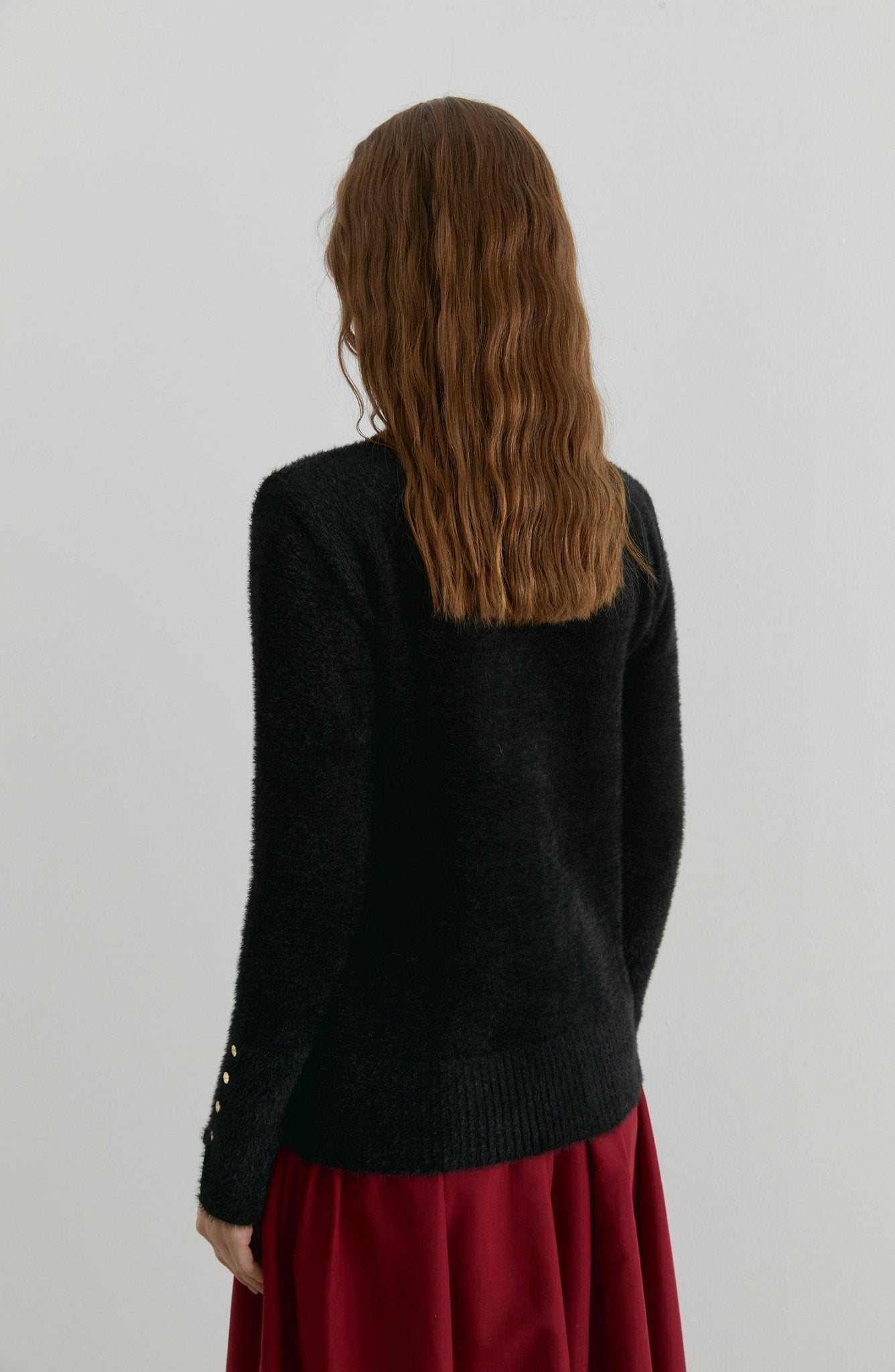 Gold Düğmeli Siyah Kısa Basic Yumoş Triko Kazak - Fatma Atasoy