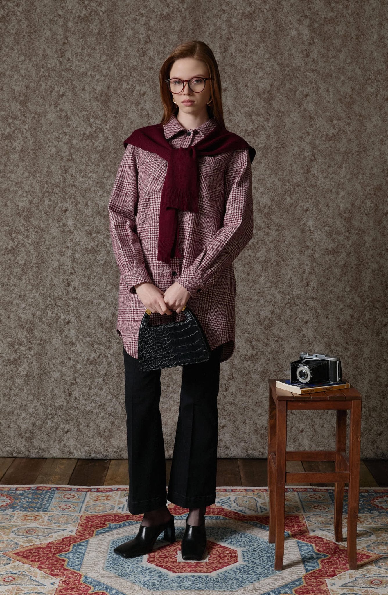 Kazak Görünümlü Bordo Triko Kare Şal - Fatma Atasoy