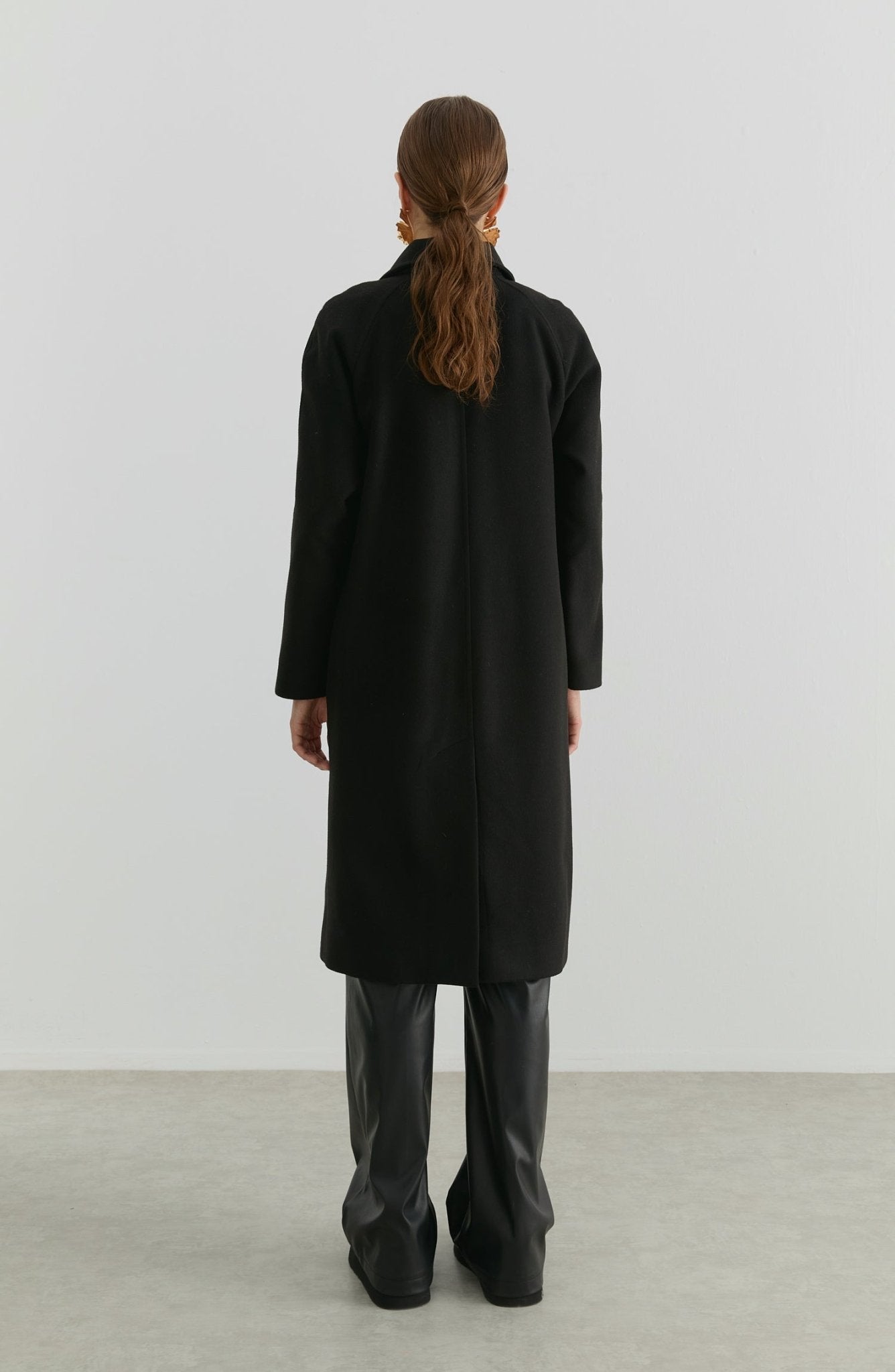 Kore Siyah Kaşmir Kaban - Fatma Atasoy