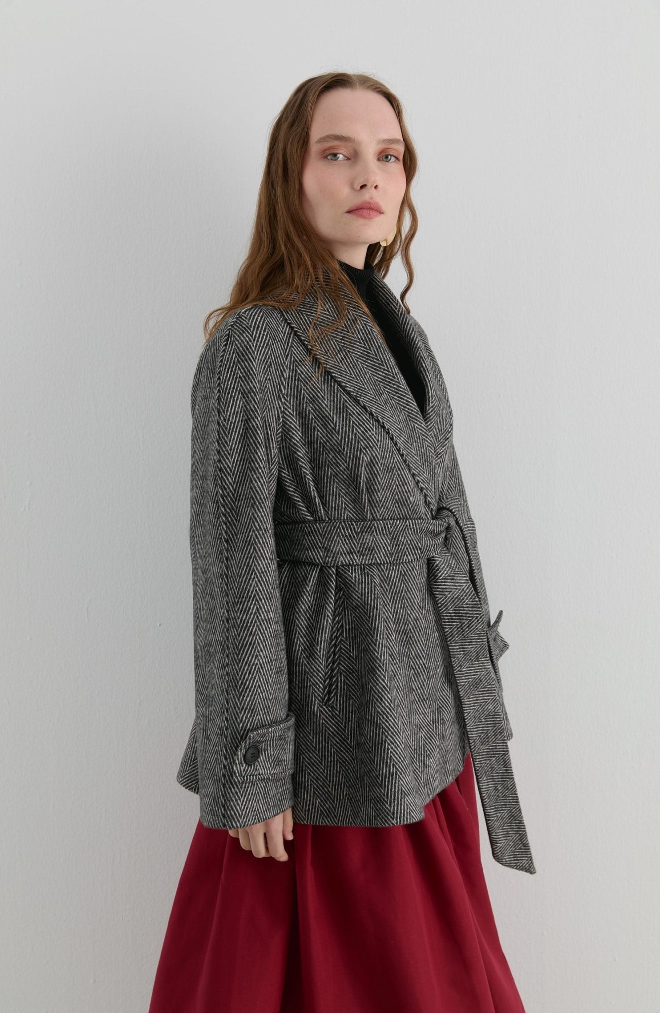 Kruvaze Siyah Balıksırtı Midi Ceket Kaban - Fatma Atasoy