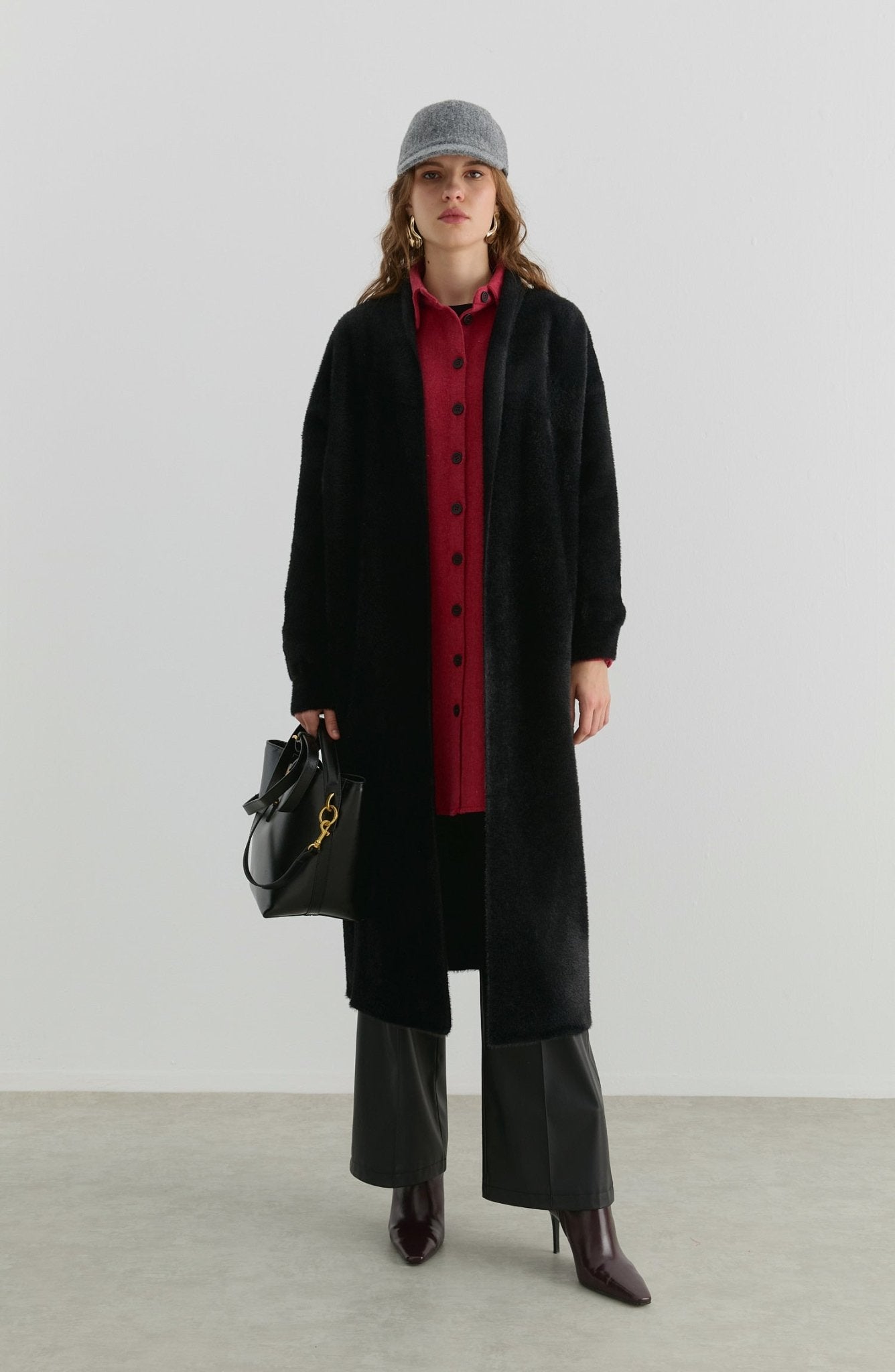 Maksi Yumoş Siyah Triko Hırka - Fatma Atasoy