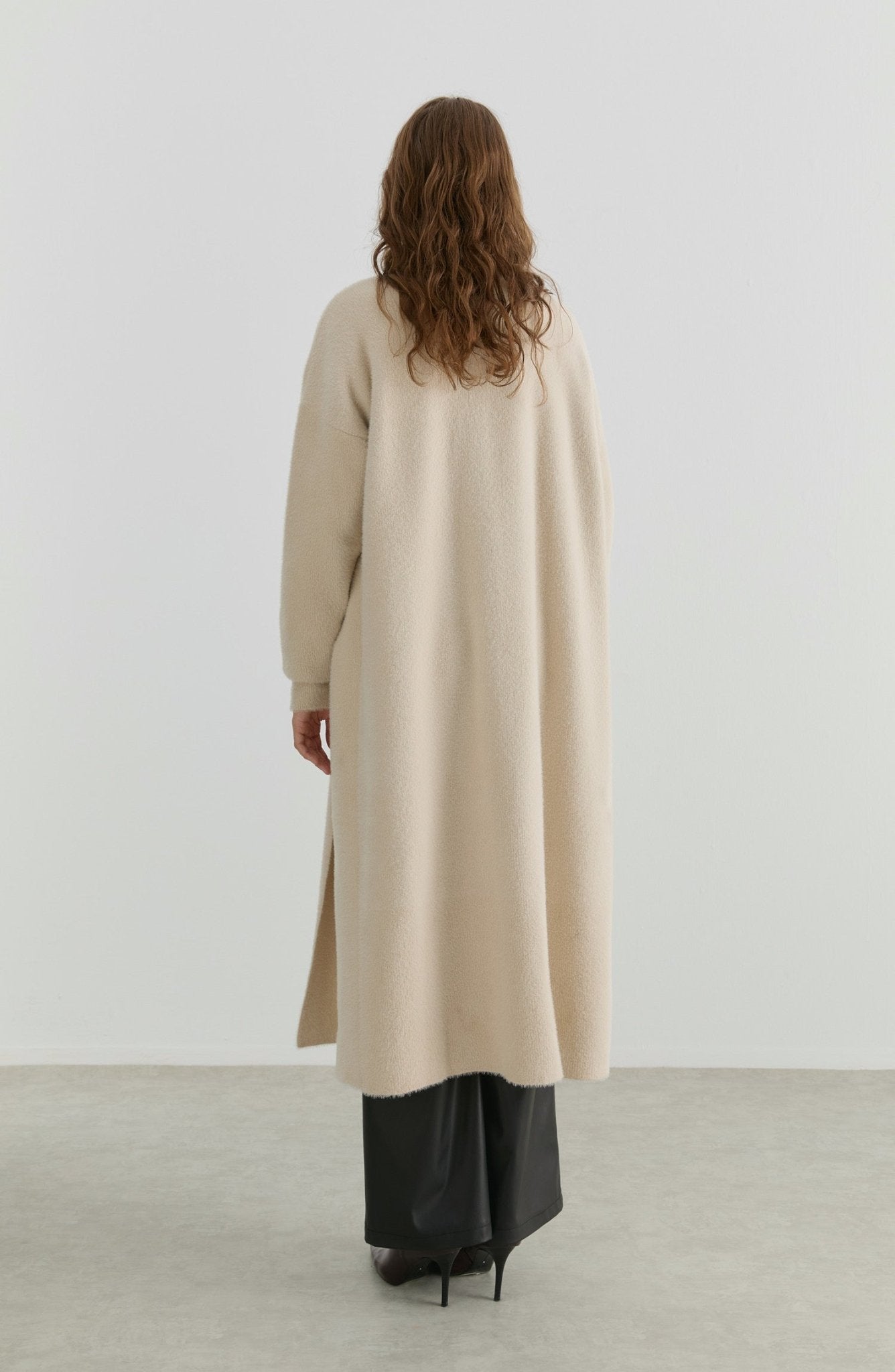 Maksi Yumoş Taş Triko Hırka - Fatma Atasoy