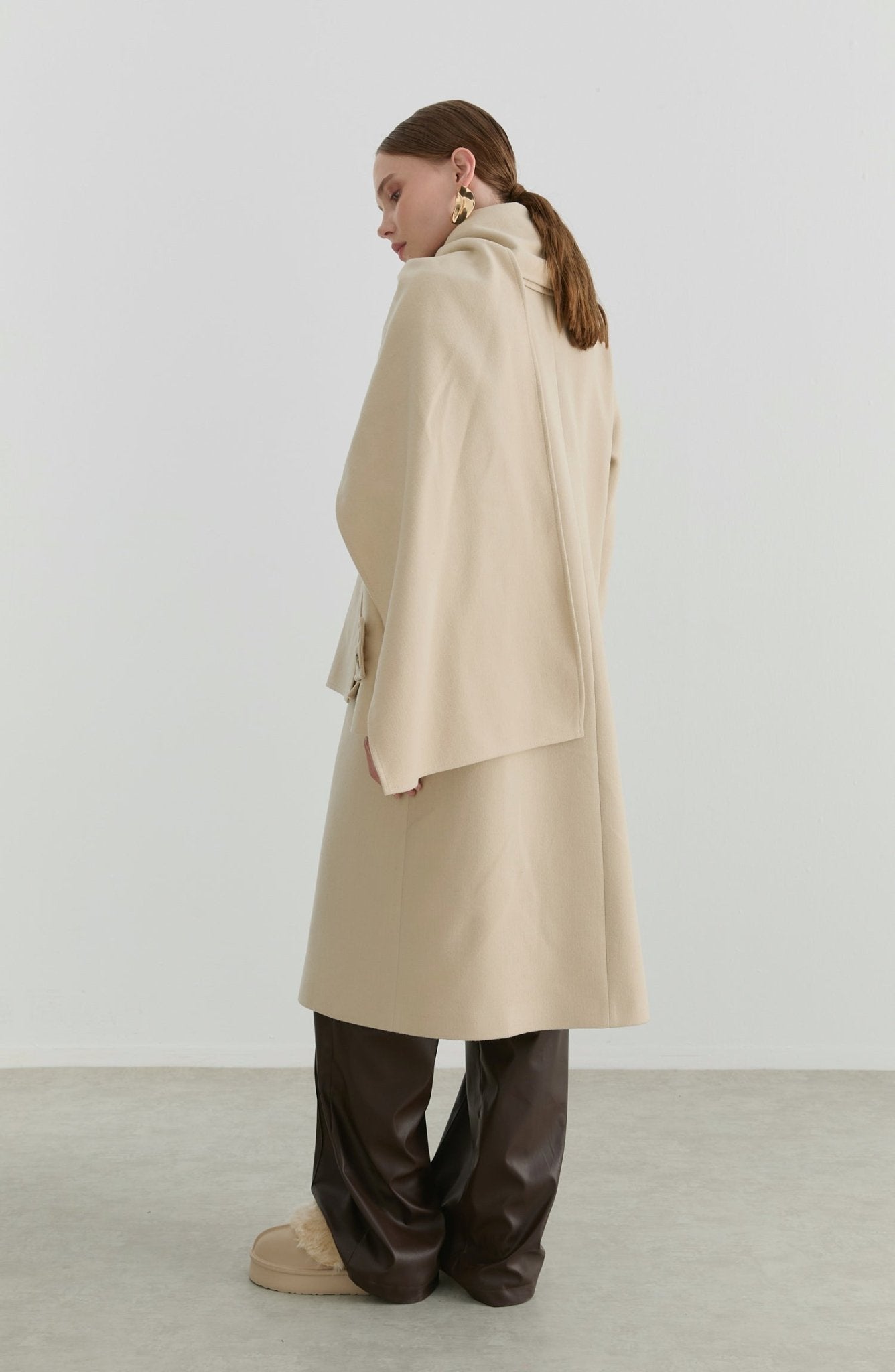 Oversize Atkılı Bej Kaşmir Kaban - Fatma Atasoy