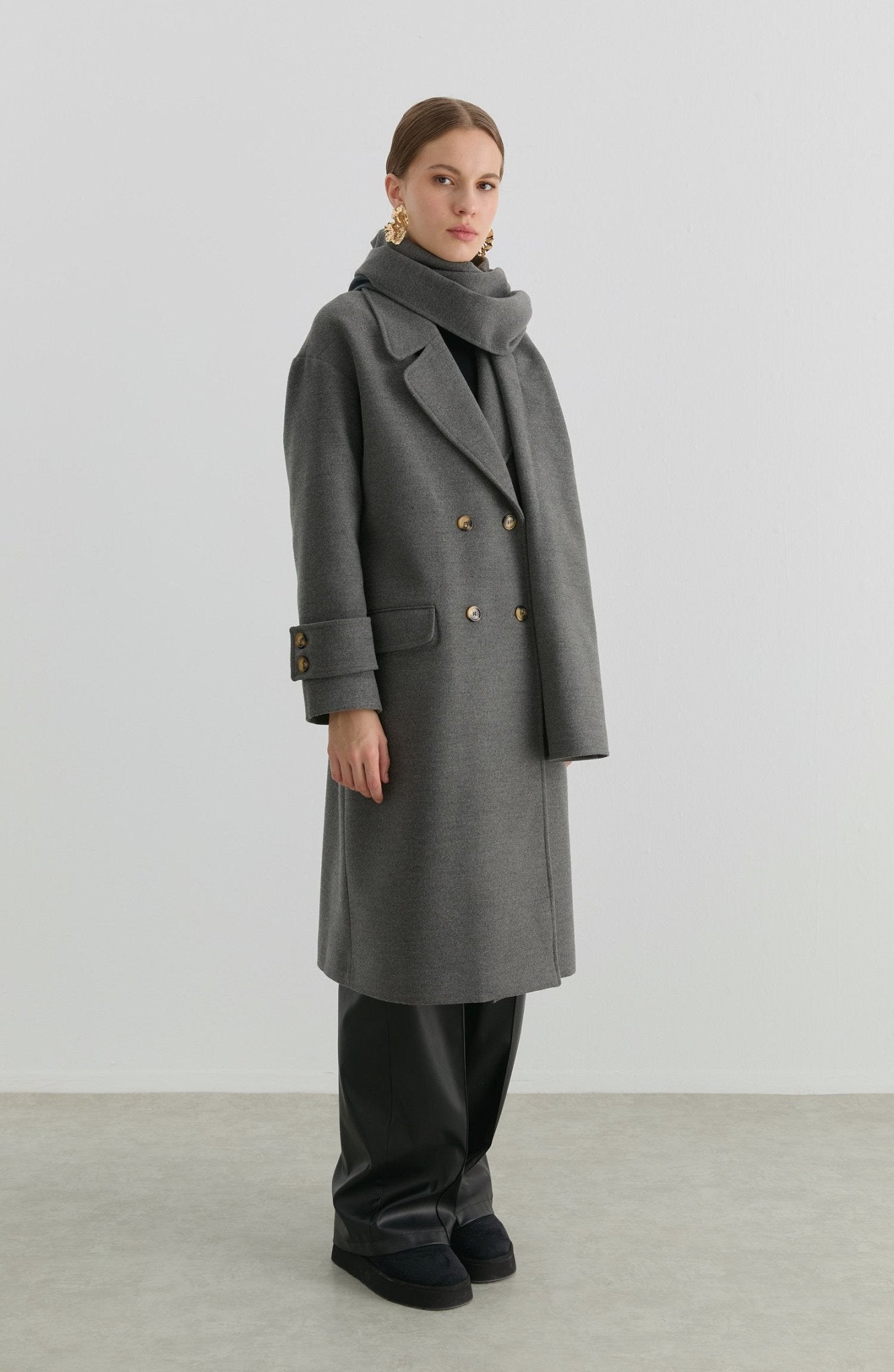 Oversize Atkılı Gri Kaşmir Kaban - Fatma Atasoy