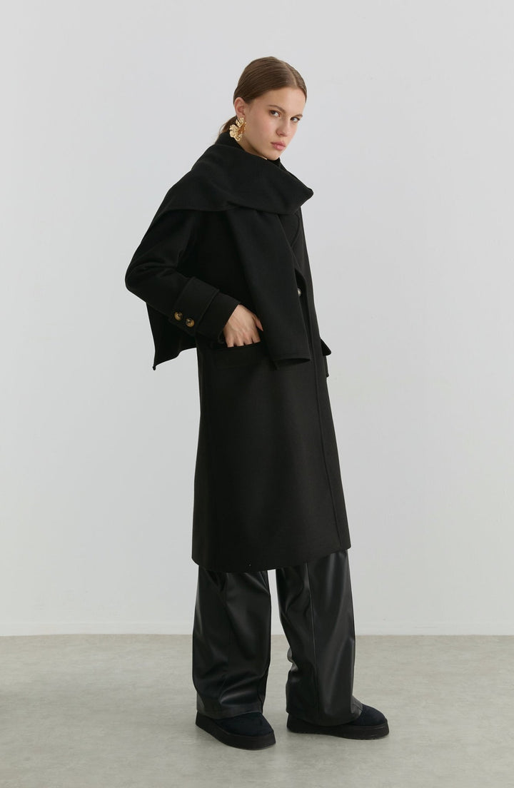 Oversize Atkılı Siyah Kaban - Fatma Atasoy