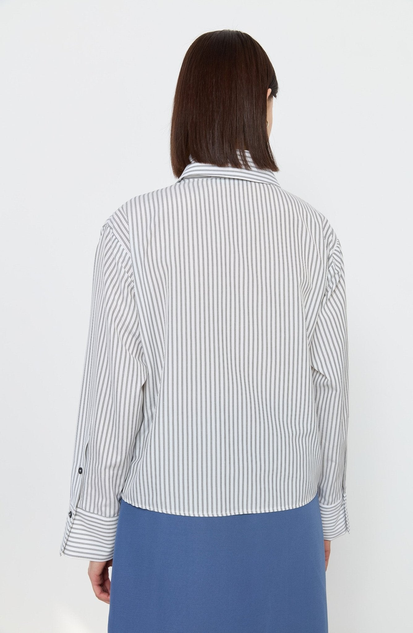 Oversize Çizgili Beyaz Crop Gömlek - Fatma Atasoy