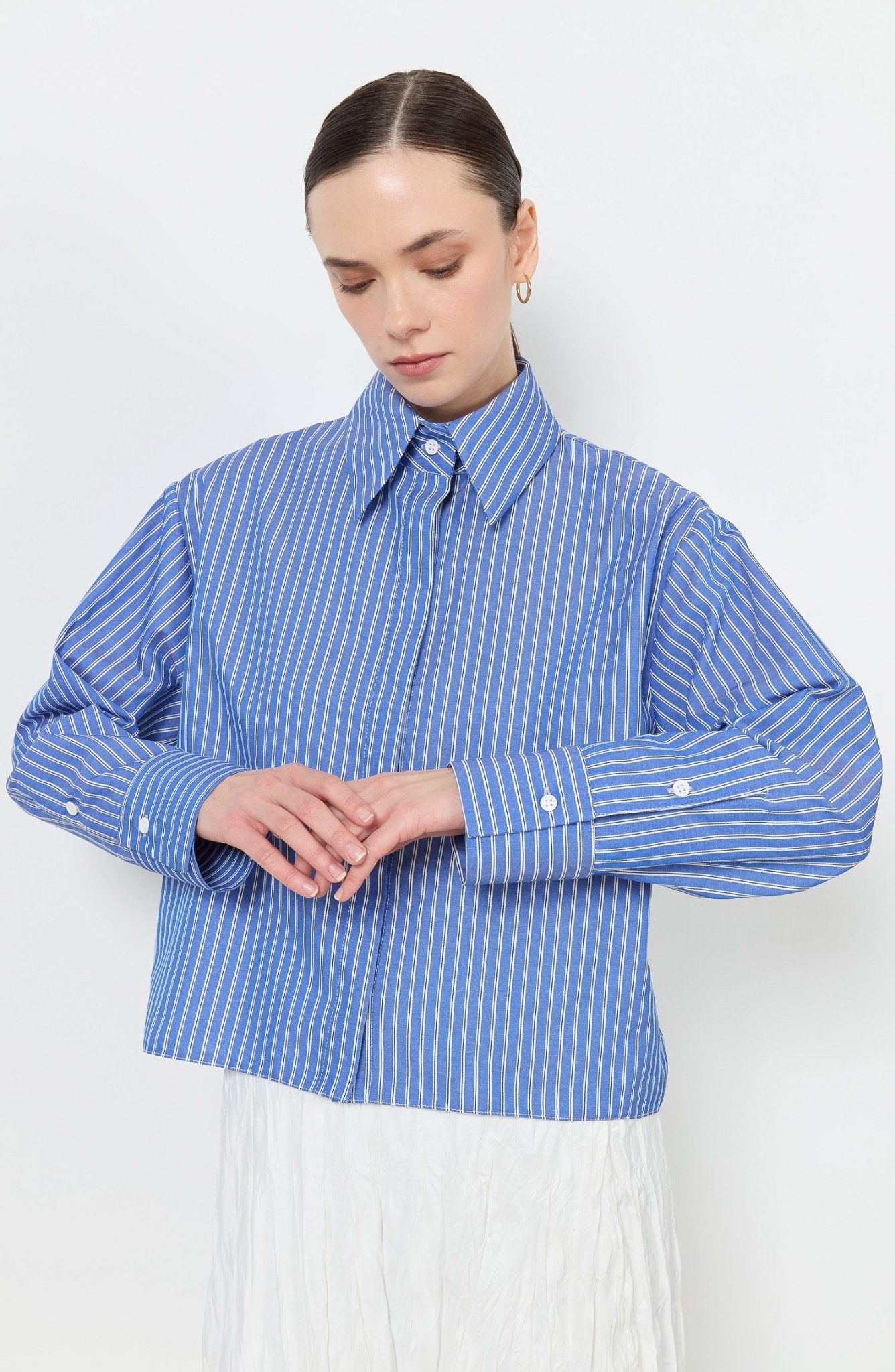 Oversize Çizgili Mavi Crop Gömlek - Fatma Atasoy