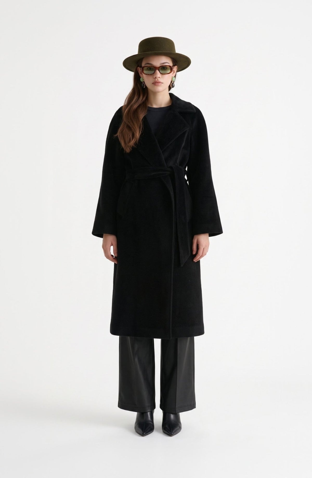 Oversize Tay Tüyü Siyah Basic Kaban - Fatma Atasoy