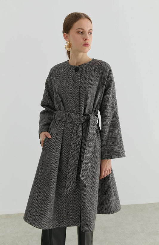 Pelerin Balıksırtı Siyah Yün Kaban - Fatma Atasoy