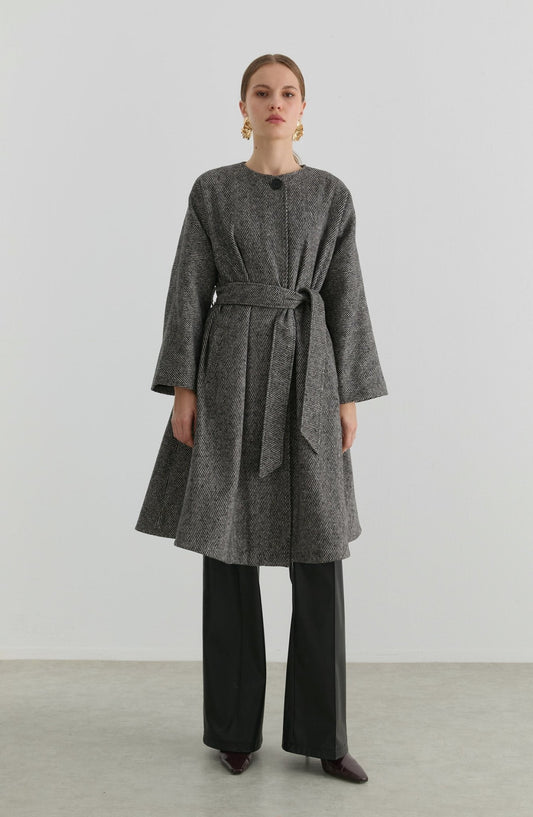 Pelerin Balıksırtı Siyah Yün Kaban - Fatma Atasoy